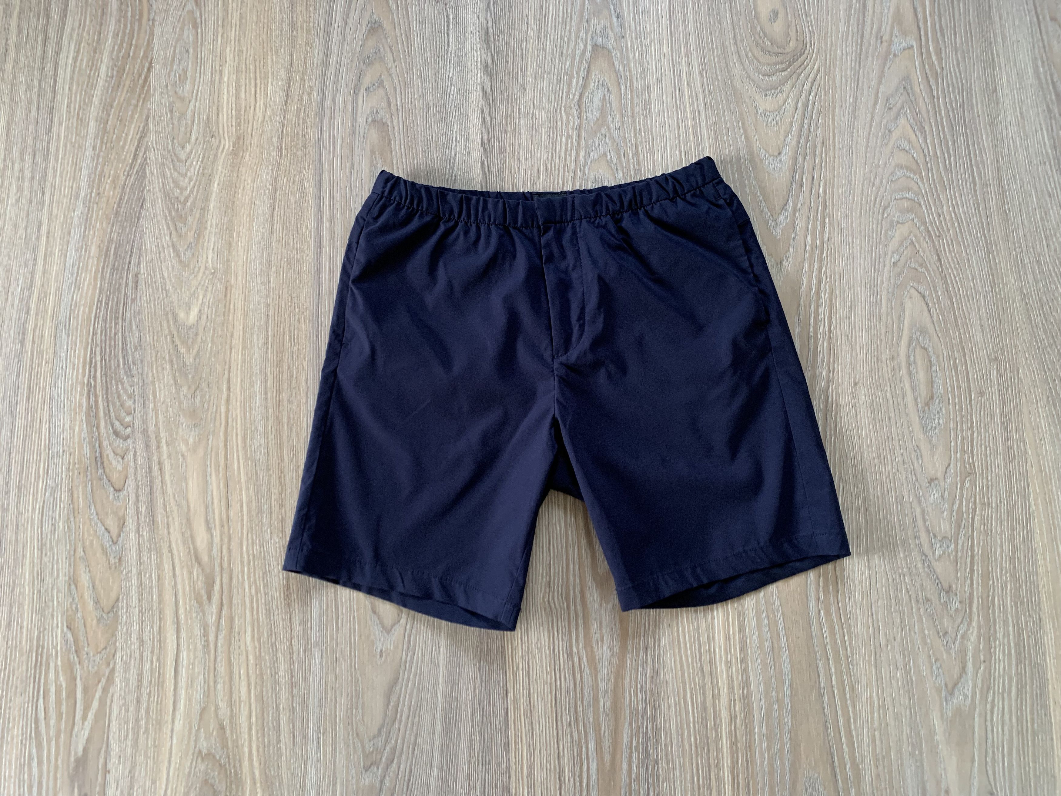 H&M Basic Casual Shorts H&M Size US 33 - 1 Thumbnail