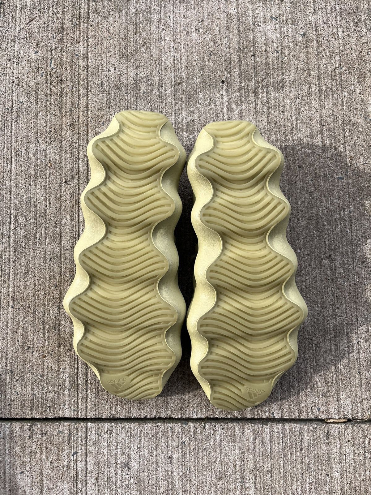 Kanye West × Yeezy YZY 450 RESIN Size US 11.5 / EU 44-45 - 2 Thumbnail
