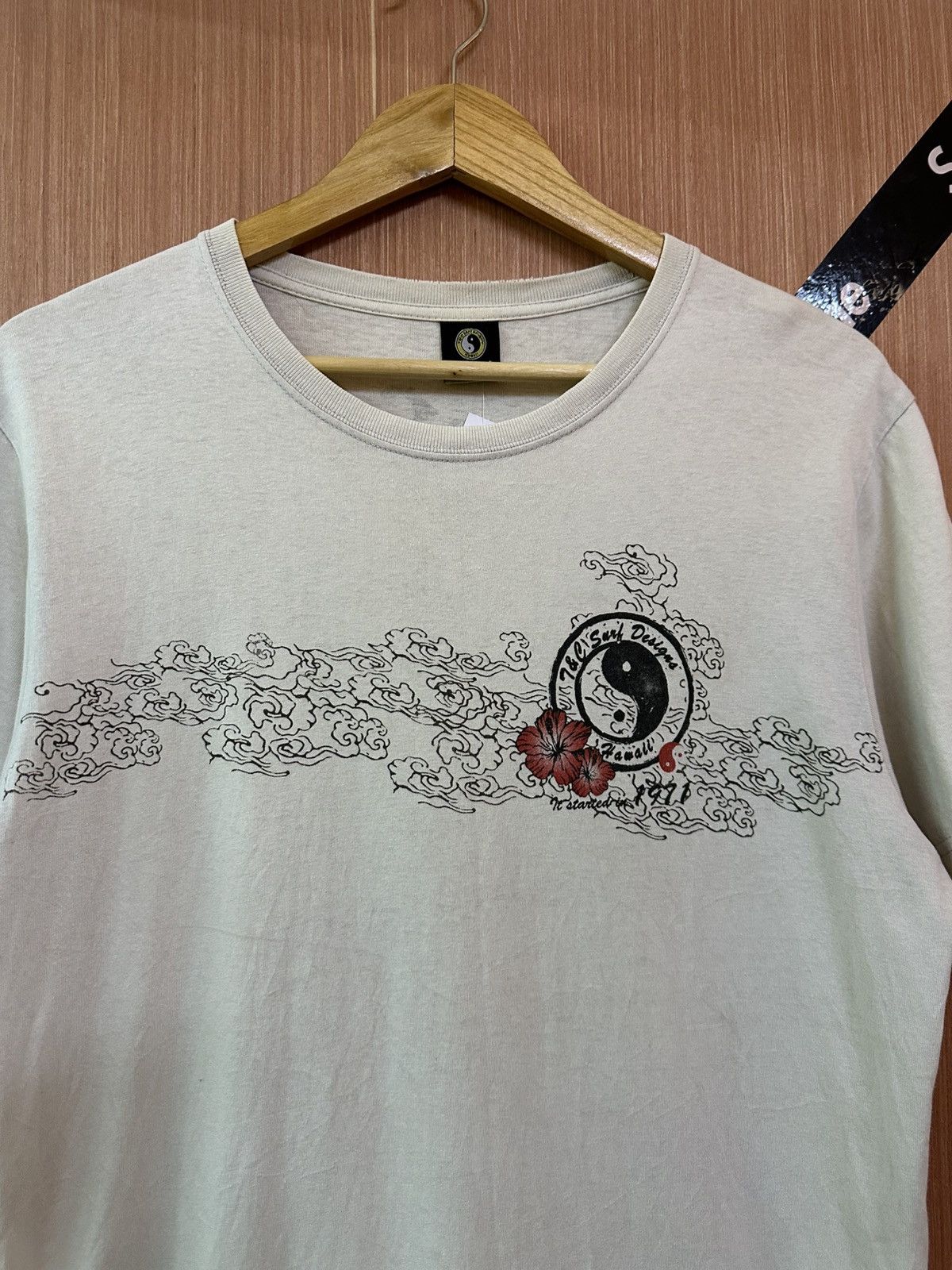 Vintage 2000's T&C surf Ying/Yang Motif Tees