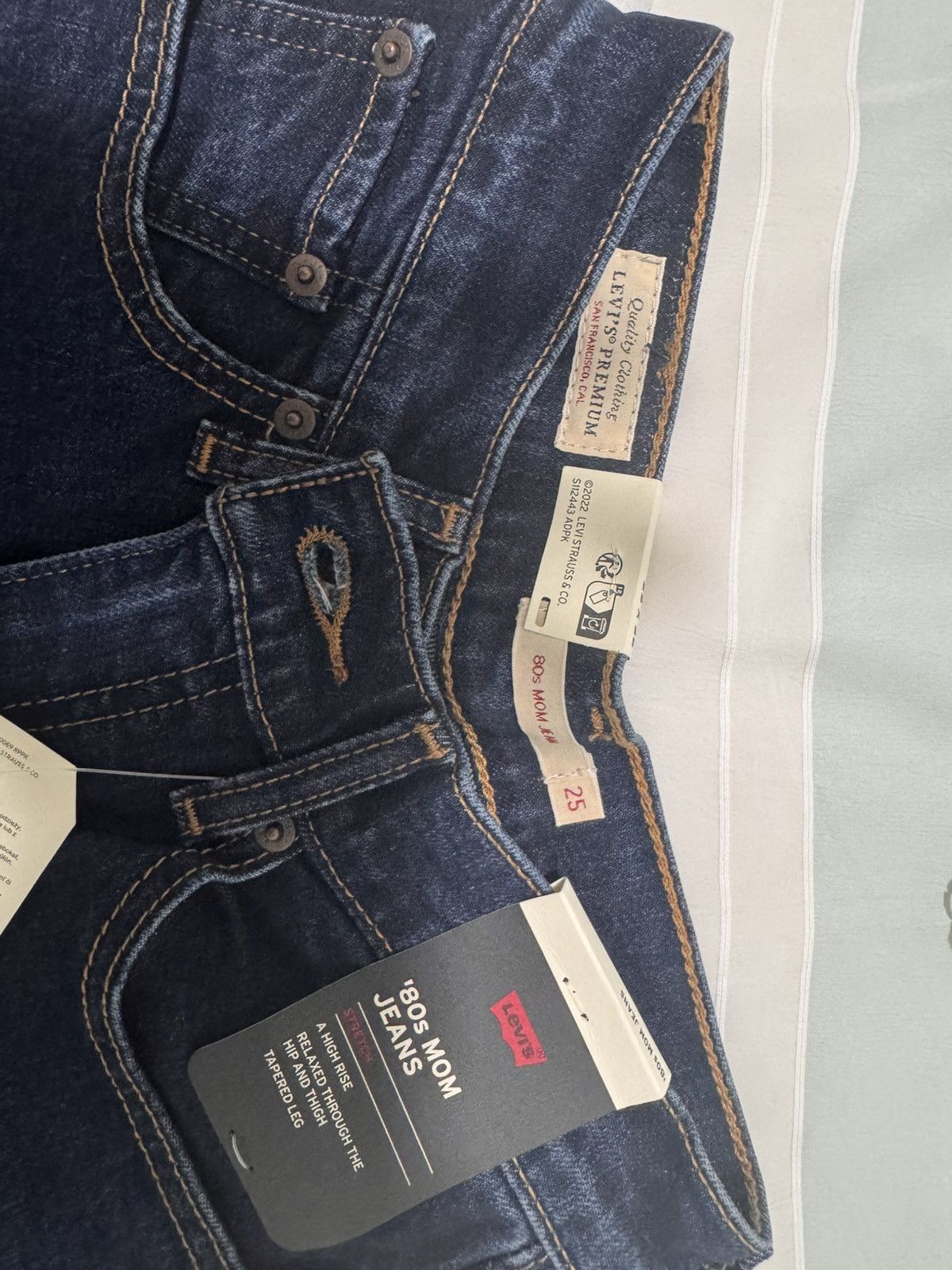 Levi's 80s Mom Jeans 25 x 28 Size 25" / US 0 / IT 36 - 2 Thumbnail