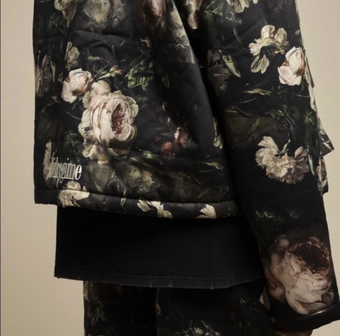 Civil Regime × Designer CIVIL REGIME FLORAL CROPPED PUFFER JACKET IN FLORAL PRINT Size US L / EU 52-54 / 3 - 8 Thumbnail