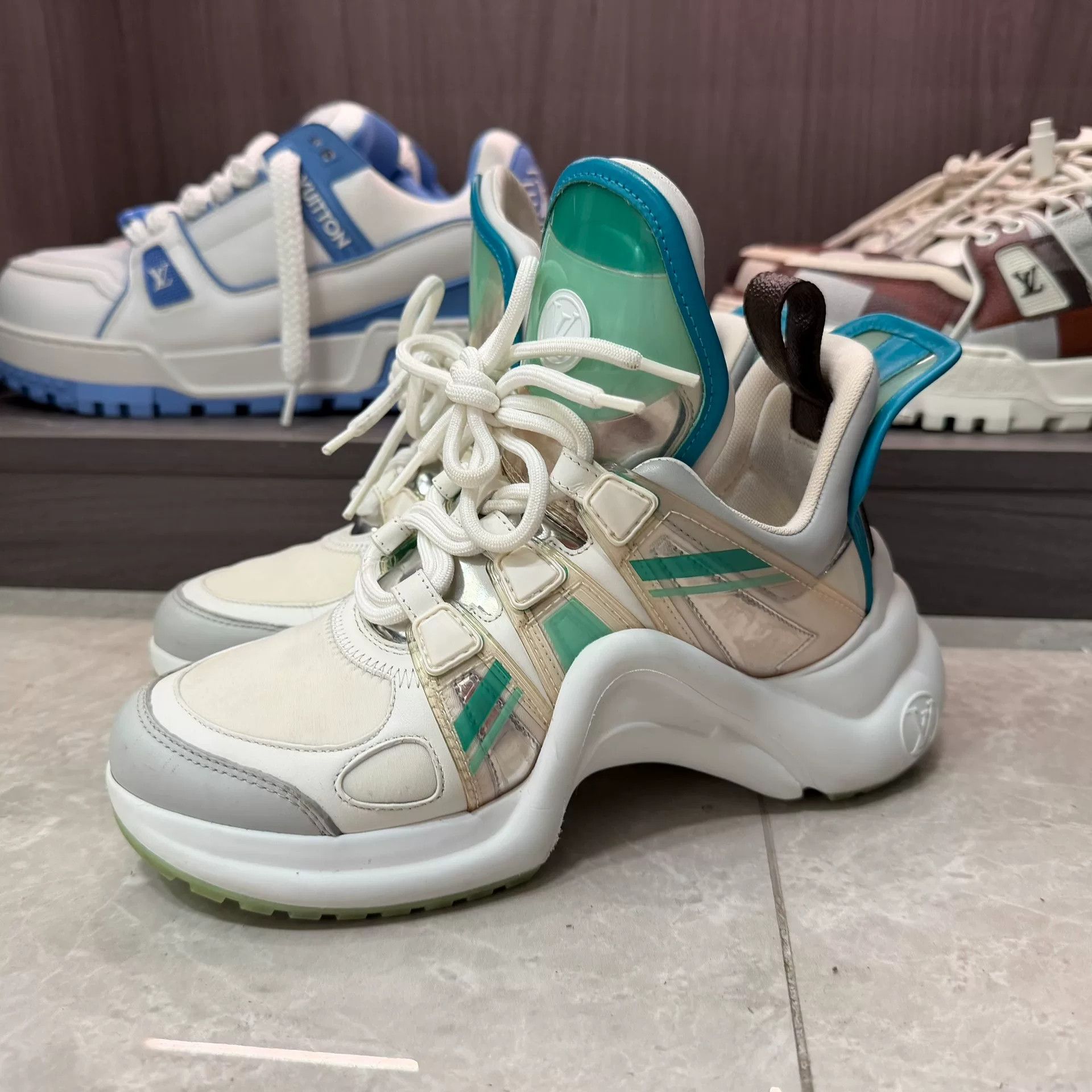 Louis Vuitton Louis Vuitton Green Lowtop Sneakers us_5 Women Size US 5 / IT 35 - 1 Thumbnail