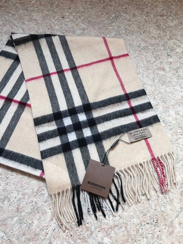 Burberry 100% cashmere Burberry scarf beige black lattice patern Size ONE SIZE - 3 Thumbnail