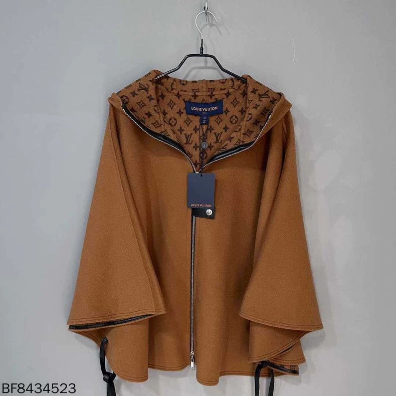 Louis Vuitton Louis Vuitton Cloak coat with full print inside coat Size S / US 4 / IT 40 - 2 Thumbnail