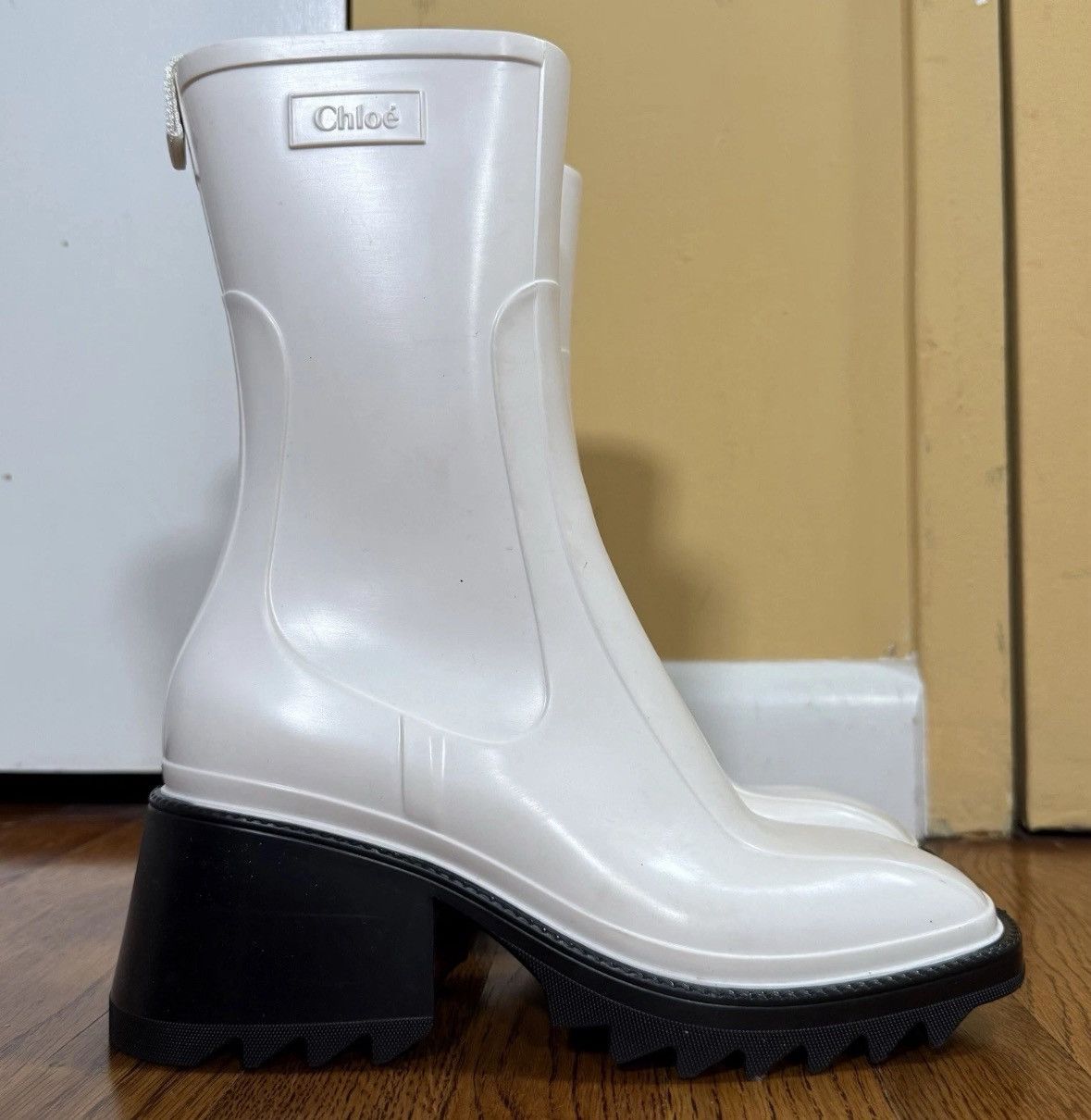 Chloe Chloe Rubber Betty Sock Rain Boots White Women’s Size 39 Size US 9 / IT 39 - 1 Thumbnail