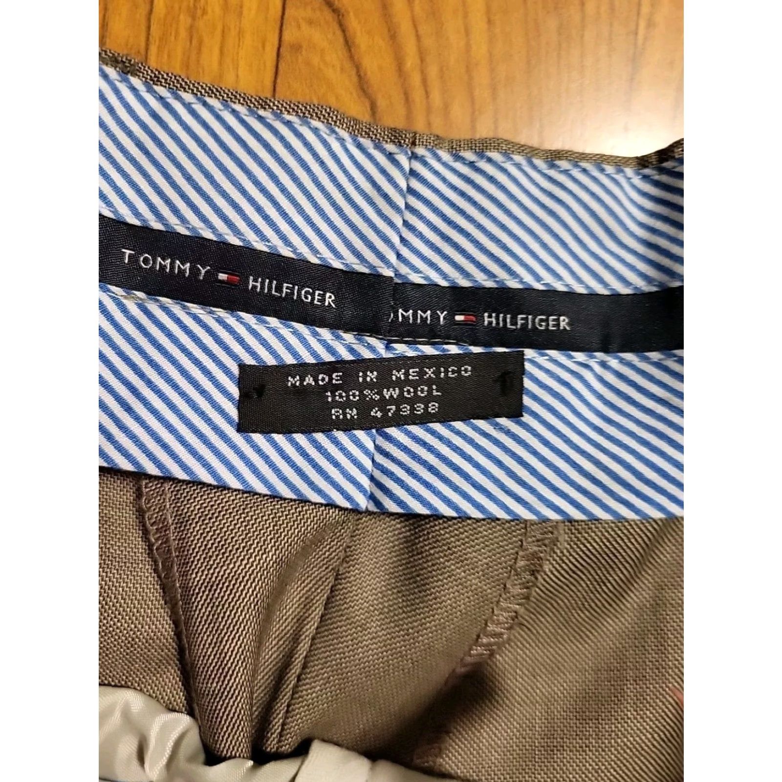 Tommy Hilfiger Tommy Hilfiger Pants Dress Flat Front 100% Wool Brown 40 x 31.5" Men Regular Adult Mens Size US 40 / EU 56 - 2 Thumbnail