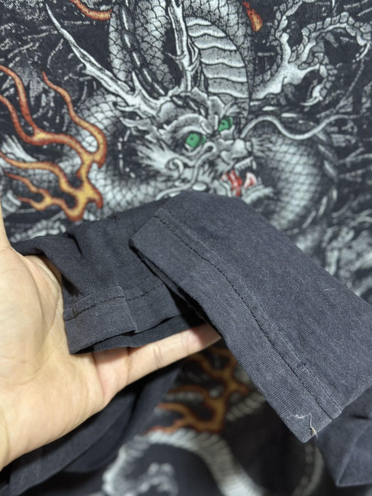 Vintage Thrashed Vintage Dragon Graphic Long Sleeve Faded Tee Size US L / EU 52-54 / 3 - 5 Thumbnail