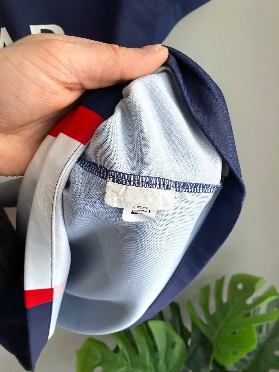 Nike PSG Paris Saint Germain 2022/23 Home Soccer Jersey, Size M Size US M / EU 48-50 / 2 - 16 Thumbnail