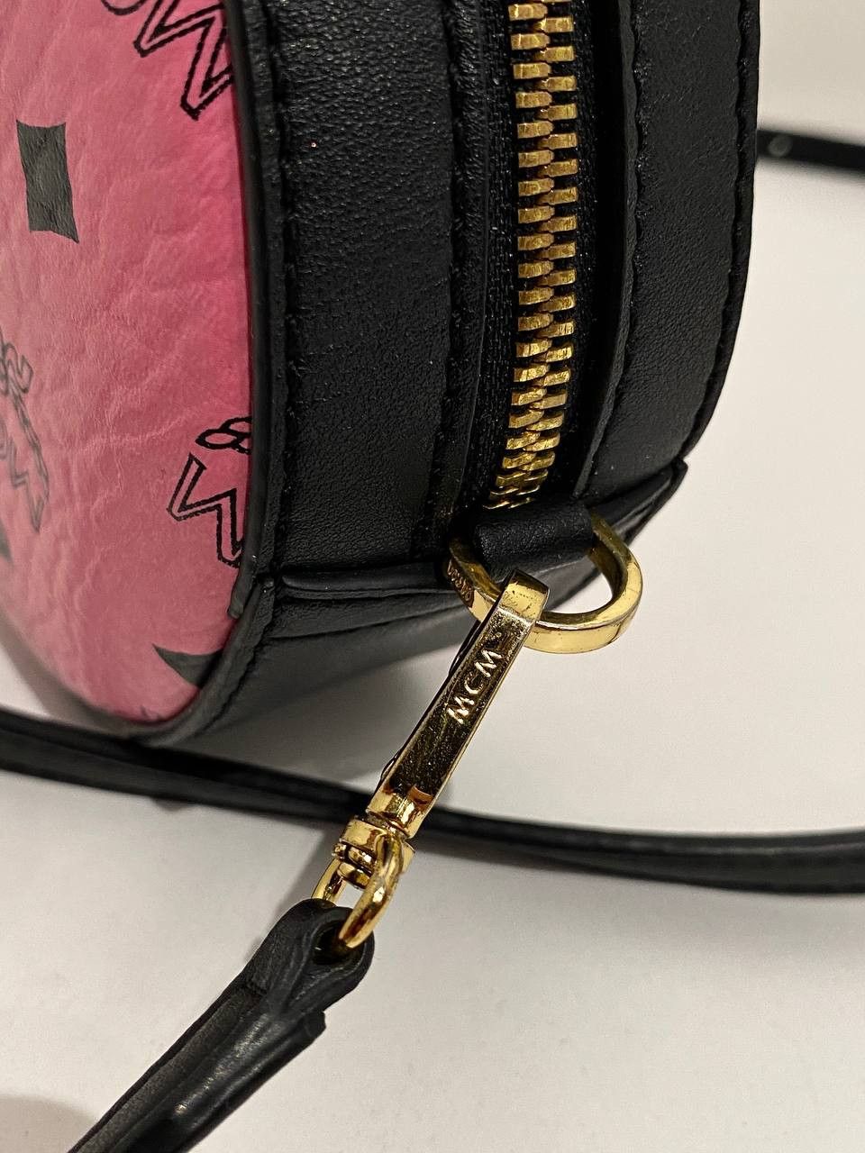MCM MCM Visetos Rabbit Tambourine Round Crossbody Bag Pink Size ONE SIZE - 8 Thumbnail