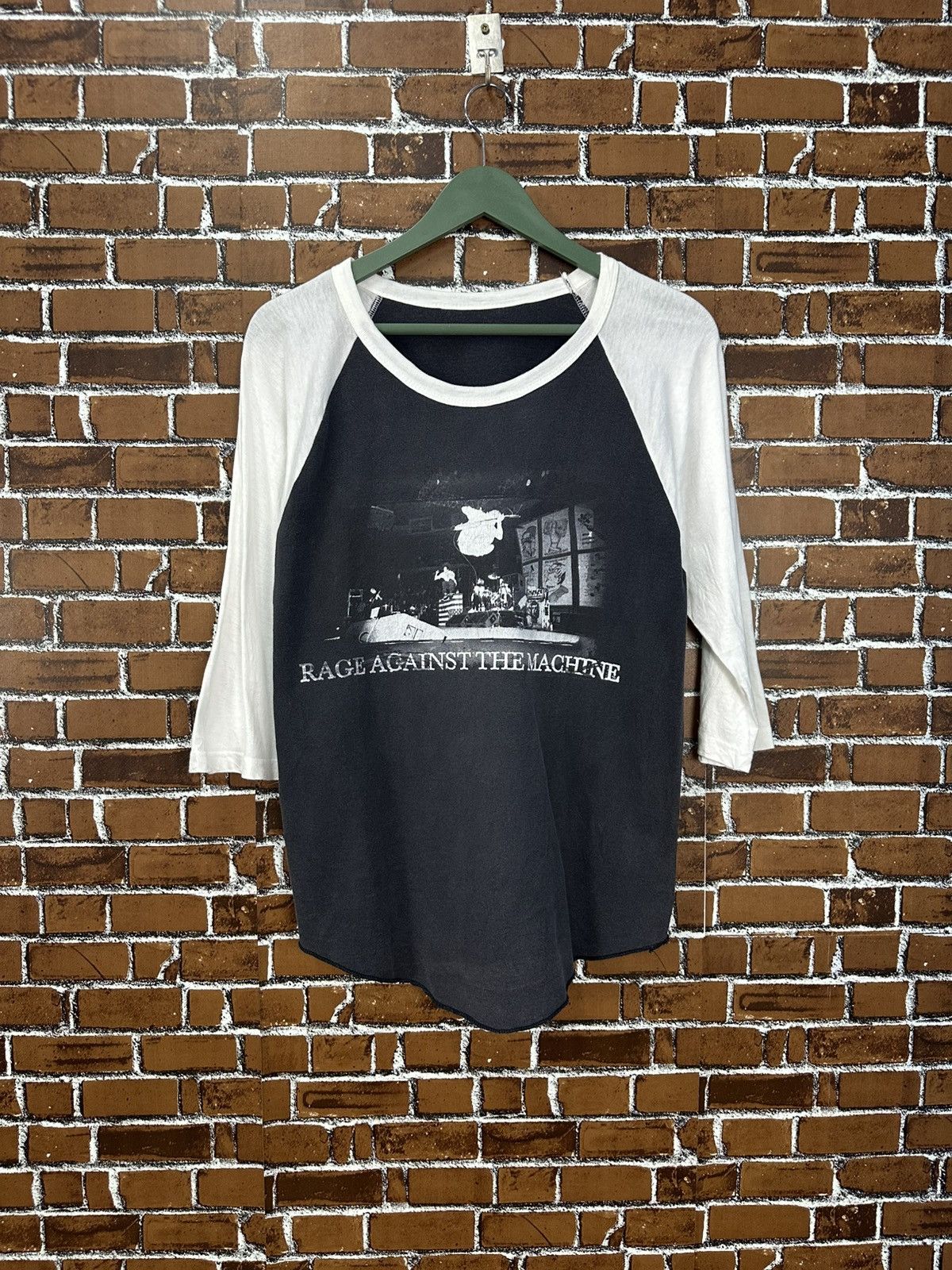 Band Tees Rage Against The Machine 3Q tshirt A992 Size US S / EU 44-46 / 1 - 1 Thumbnail