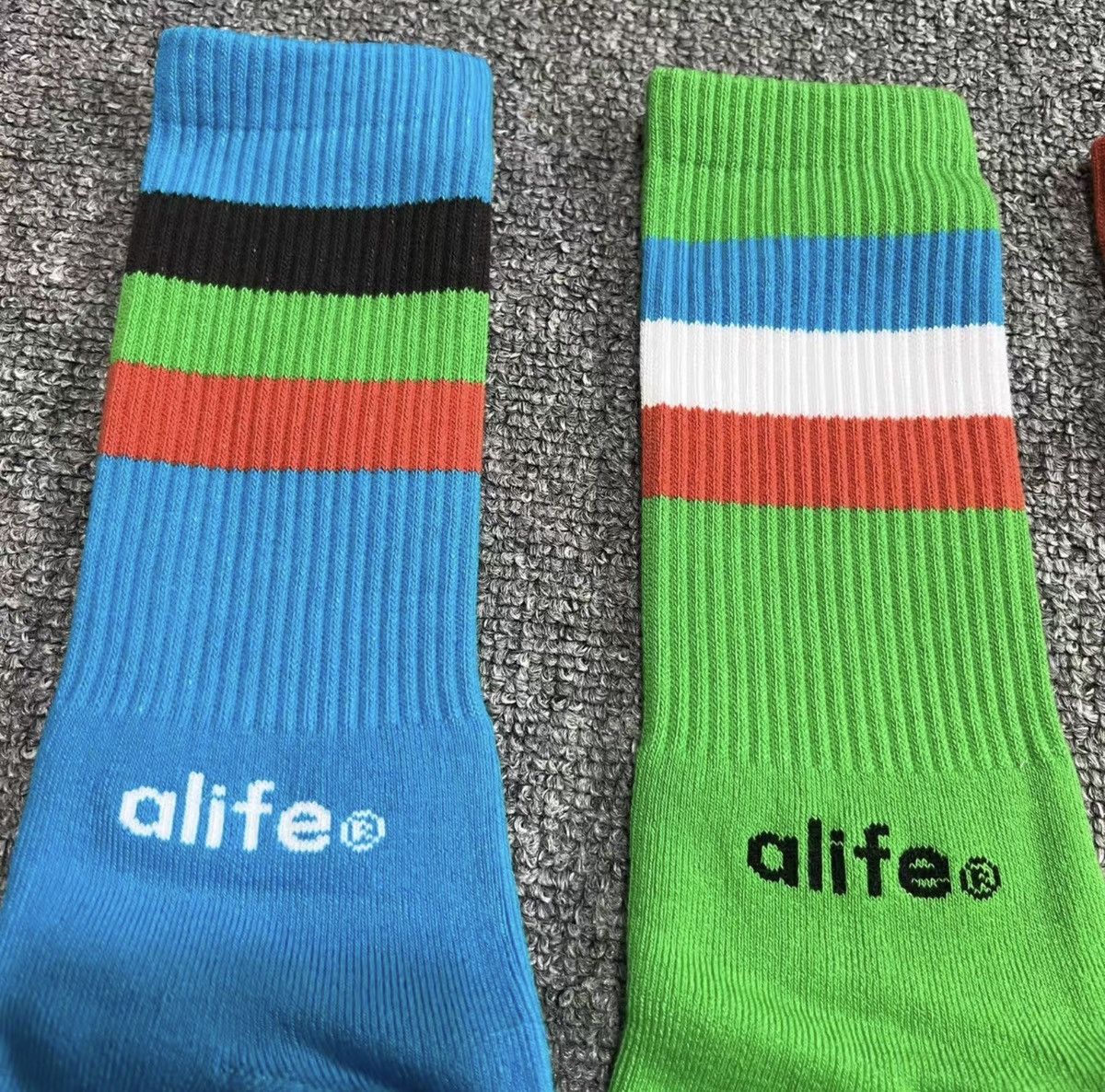 Alife Alife® Rainbow Stripe Terry-Loop Crew Socks Size ONE SIZE - 2 Thumbnail