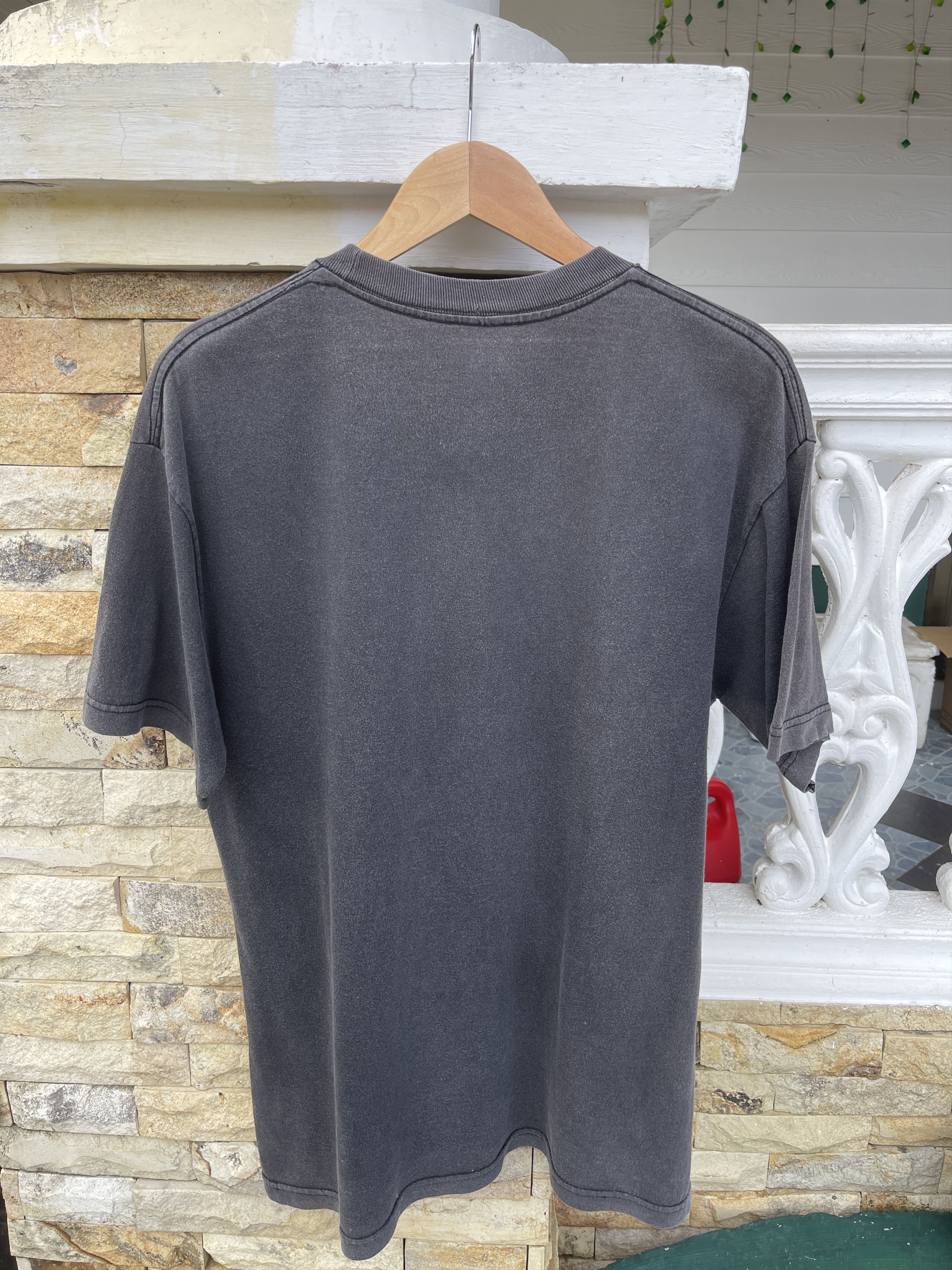 Huf Last Drop🔥Rare🔥Vintage HUF Skateboard Box Logo Sun Faded Tee Size US L / EU 52-54 / 3 - 3 Thumbnail