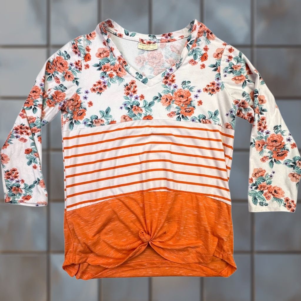 Vintage Bobbie Brooks Women's T-Shirt Knotted Hem V-Neck 3/4 Sleeve Floral Striped Orange White Medium Size M / US 6-8 / IT 42-44 - 1 Thumbnail