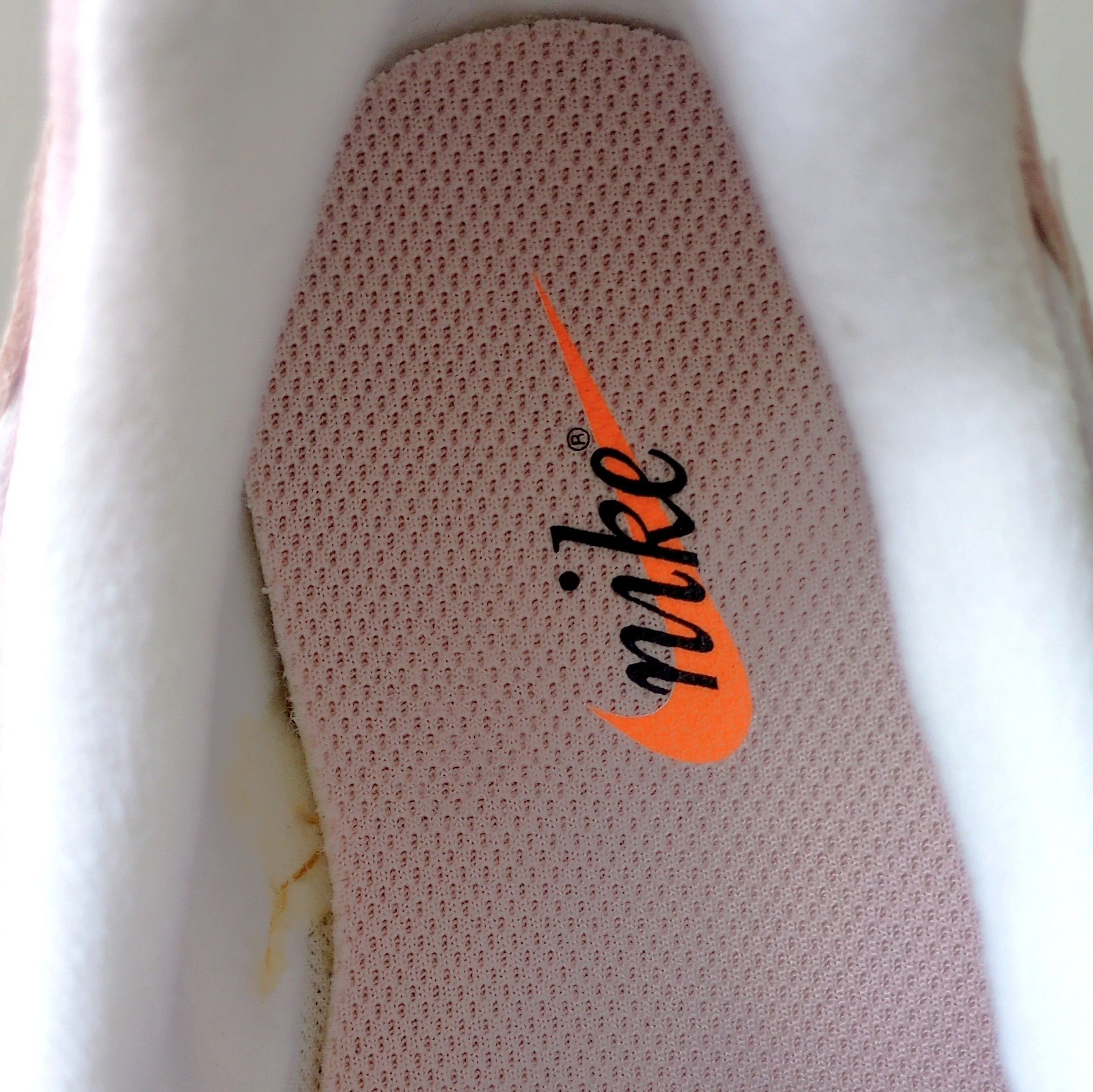 Nike Nike Women Air Max Dawn Sneaker in Pink Oxford/Summit White Size US 10 / IT 40 - 9 Thumbnail