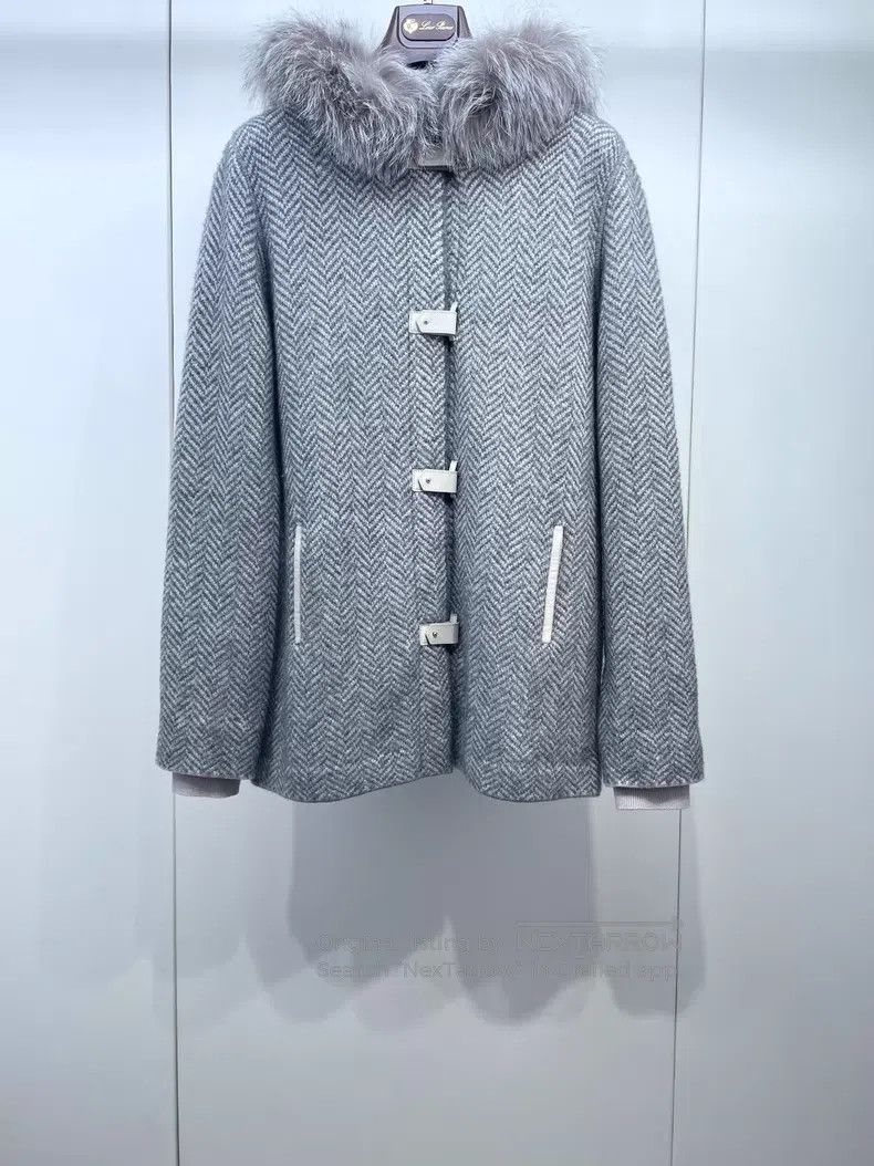 Loro Piana Loro Piana Fur Collar Cashmere Coat Size M / US 6-8 / IT 42-44 - 1 Thumbnail
