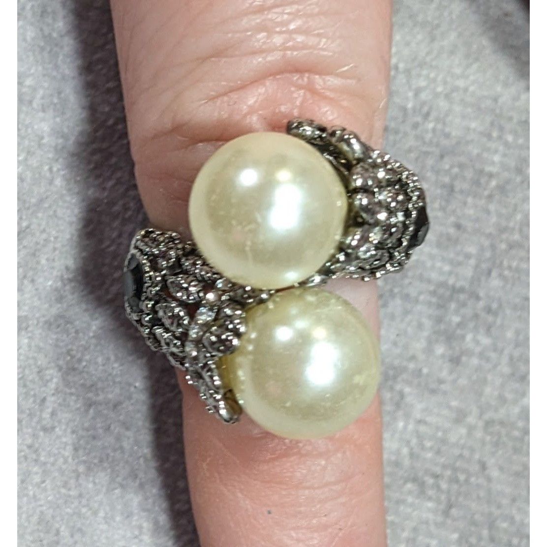 Other Vintage Glam Faux Pearl Cocktail Ring With Black Rhinestone Size ONE SIZE - 9 Thumbnail