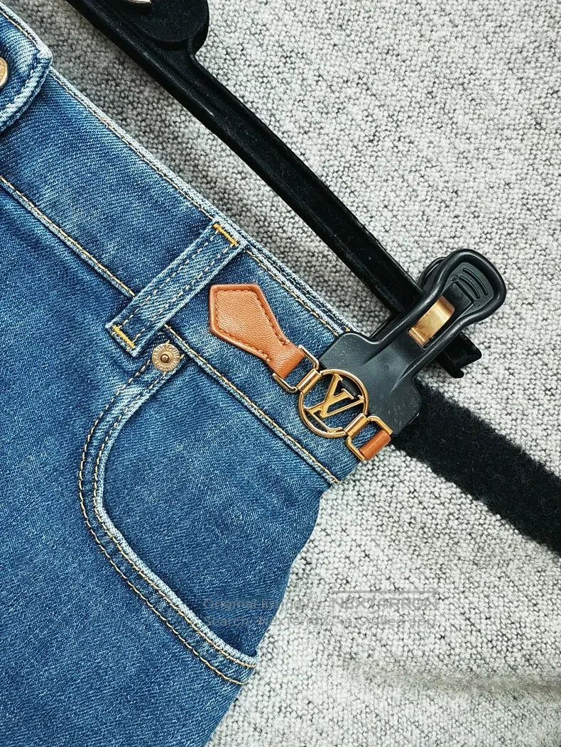 Louis Vuitton Louis Vuitton Blue Denim Shorts Size 33" - 4 Thumbnail