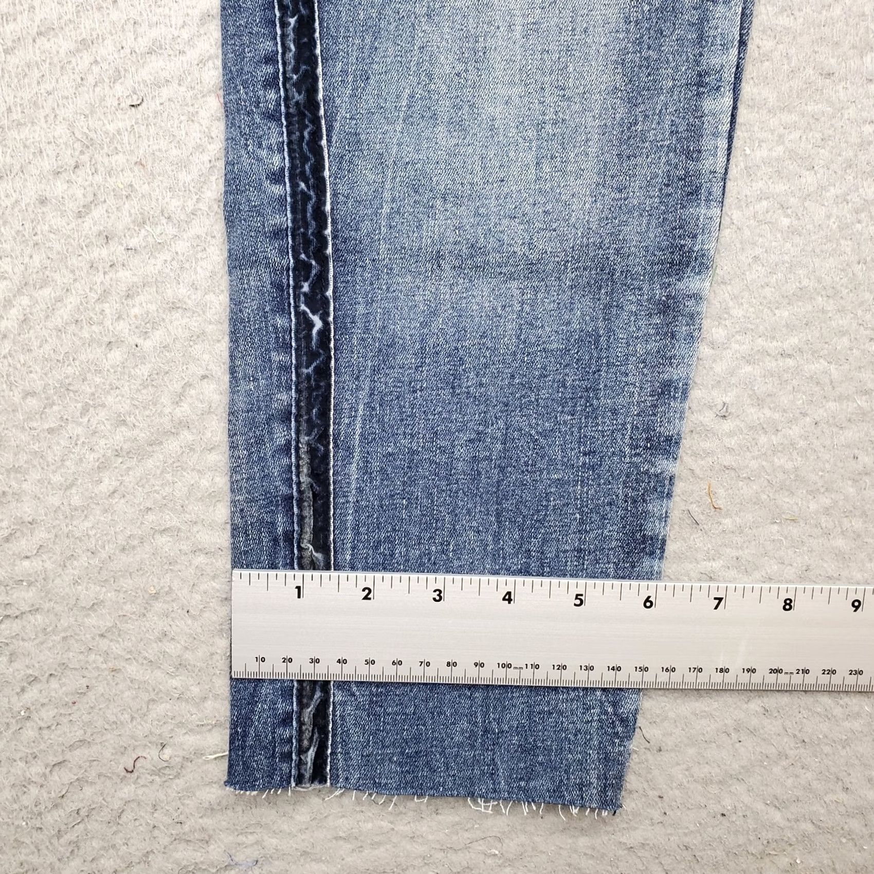 Vintage Bianco Jeans Womens Size 31 Blue Denim Stretch Whiskered Frayed Hem Straight Leg Jeans Size 24" / US 00 / IT 34 - 4 Thumbnail