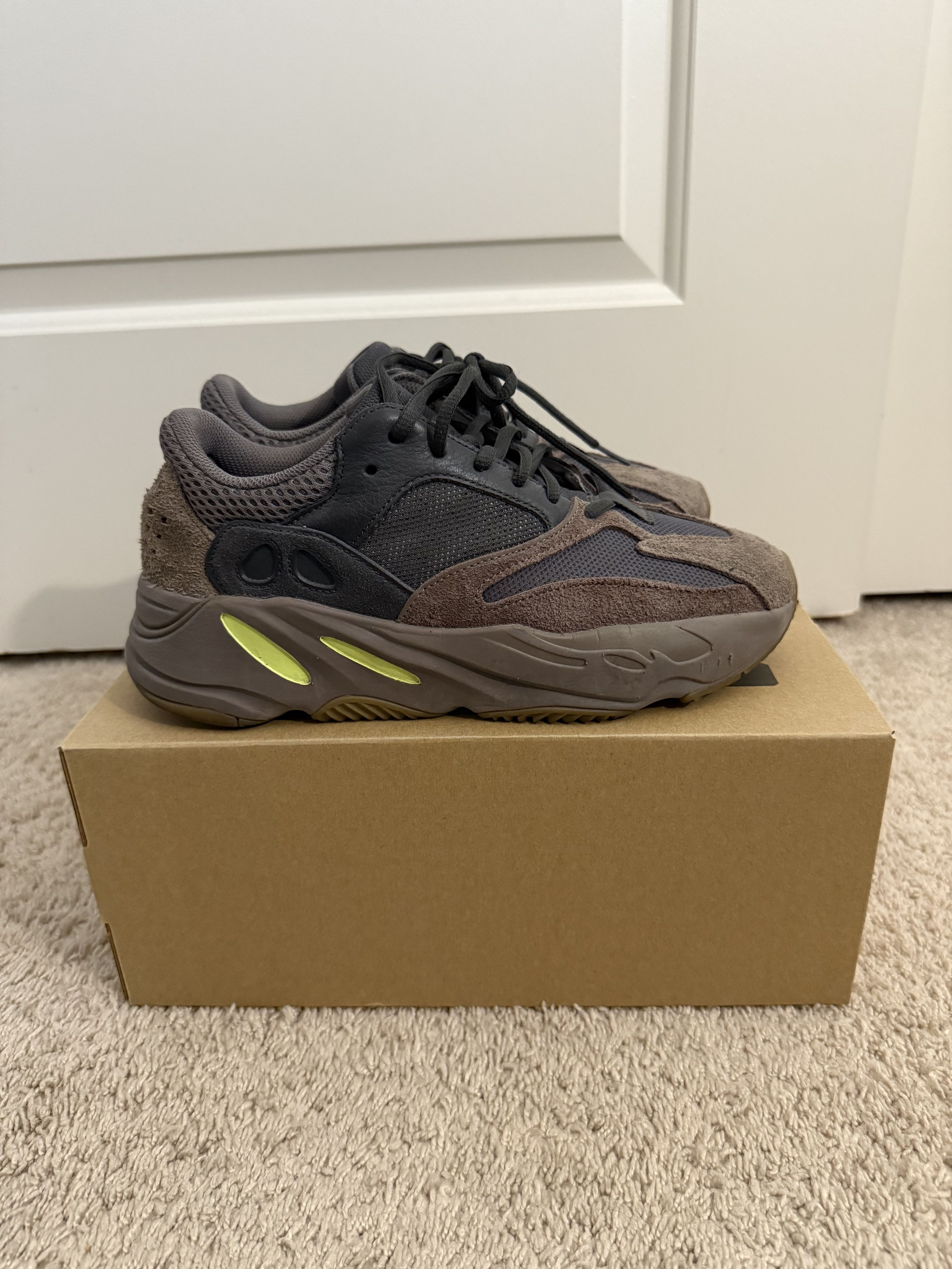 Yeezy Yeezy 700 Mauve Size US 8 / EU 41 - 3 Thumbnail