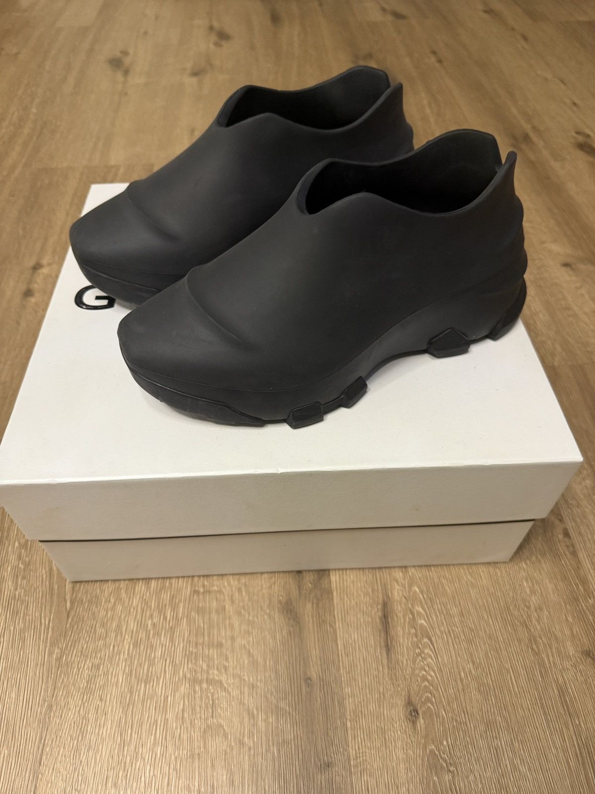 Givenchy Givenchy monumental mallow sneaker black Size US 10 / EU 43 - 1 Thumbnail