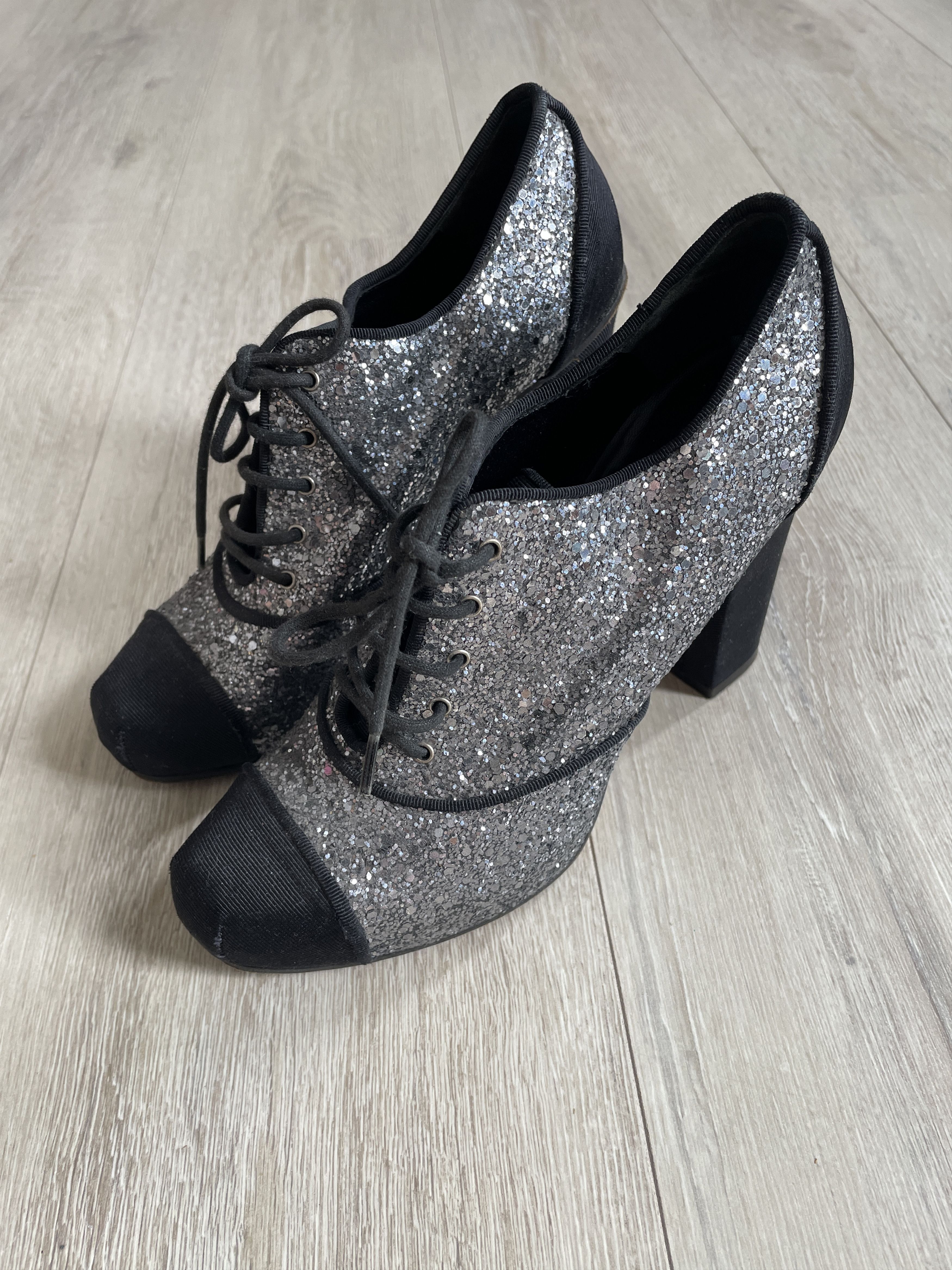 Dsquared2 Dsquared2 AW10 hockey collection glitter heels Size US 7 / IT 37 - 4 Thumbnail