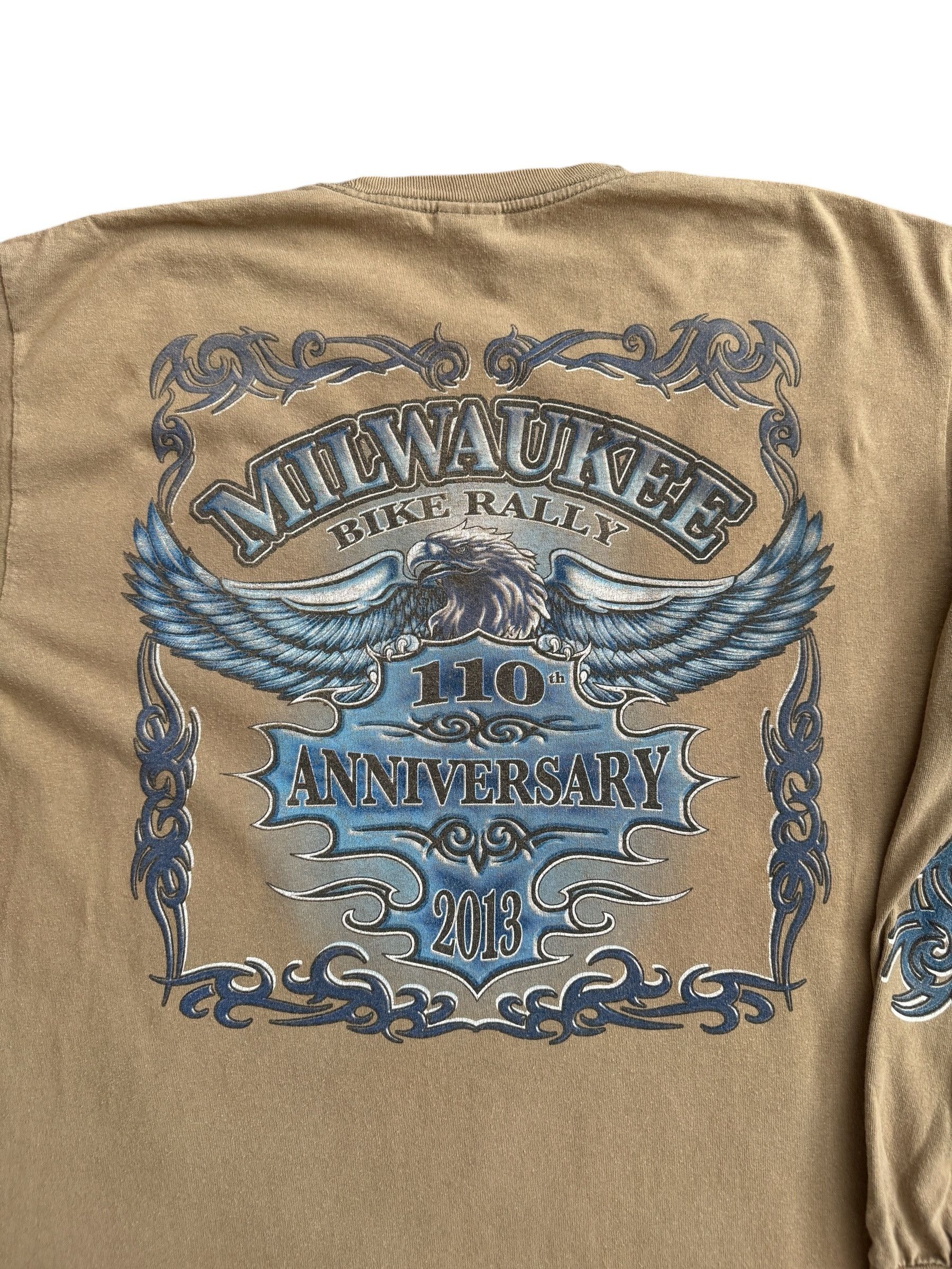 Gildan Milwaukee Bike Rally 110th Anniversary Long Sleeve Tribal Size US L / EU 52-54 / 3 - 7 Thumbnail