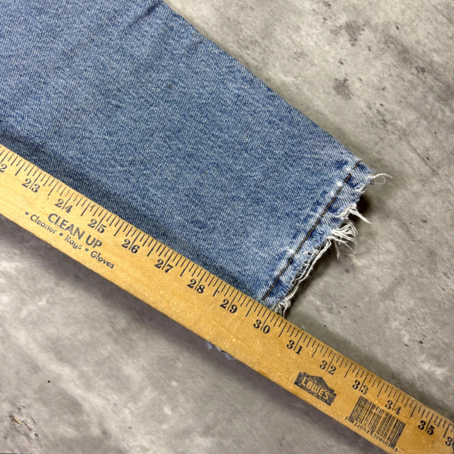 Levi's VINTAGE Levi's 512 Slim Fit Jeans Light Wash Distressed Mens 32x30 Jeans Size US 32 / EU 48 - 5 Thumbnail