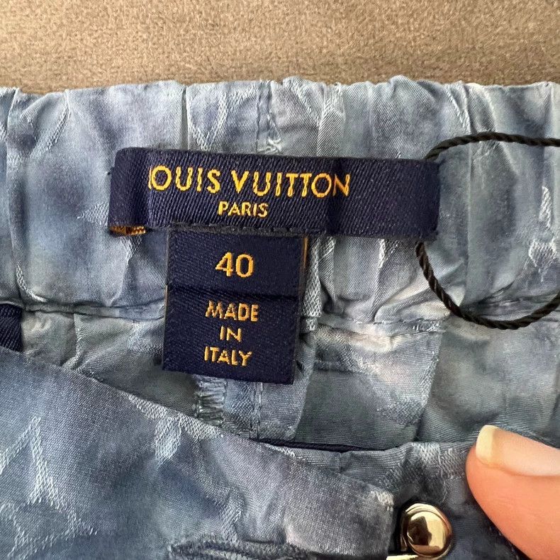 Louis Vuitton Louis Vuitton Blue tie-dye full print shorts Size US 40 / EU 56 - 6 Thumbnail