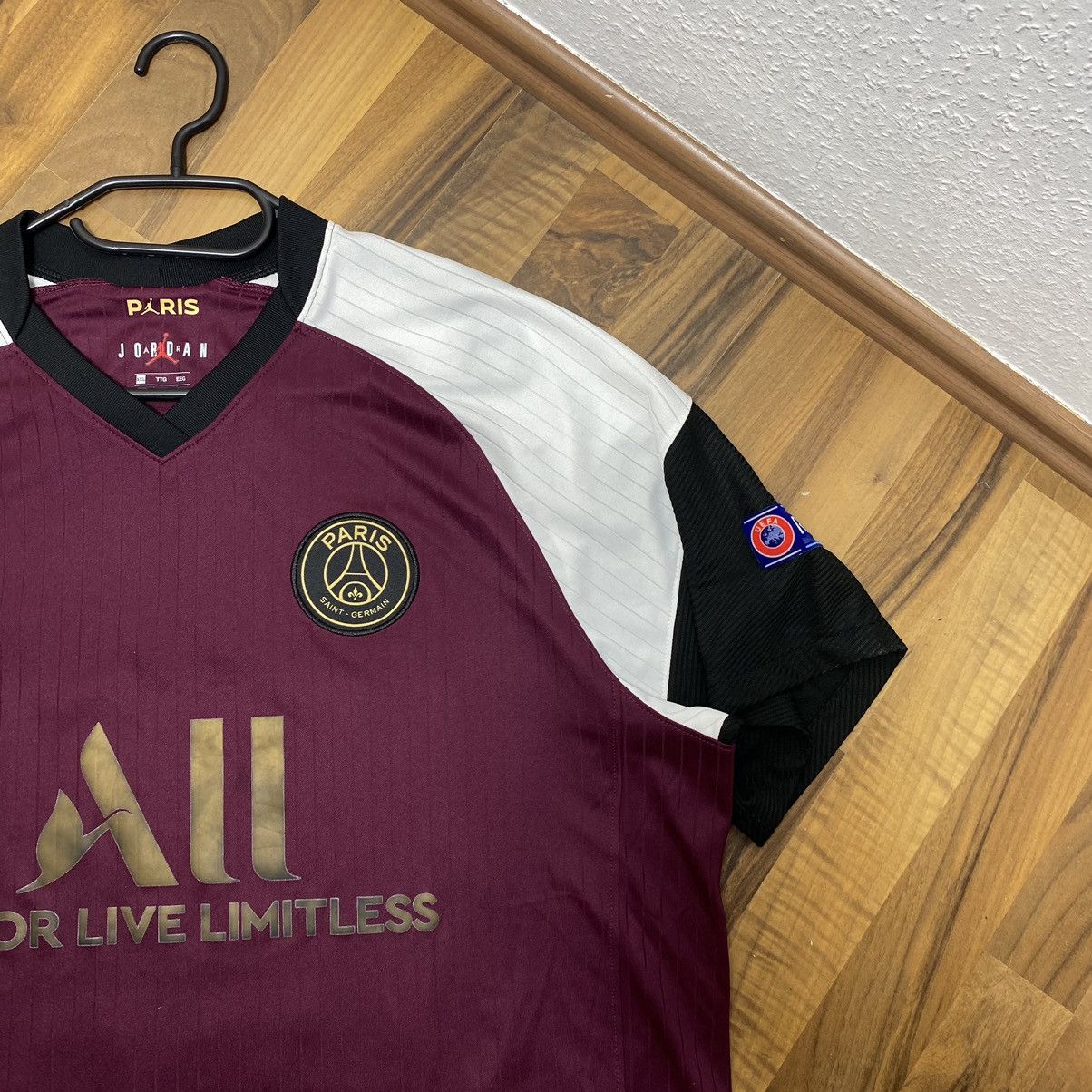 Vintage Jersey Jordan Saint Paris PSG 20/21 Mbappe 7 Size US XL / EU 56 / 4 - 7 Thumbnail