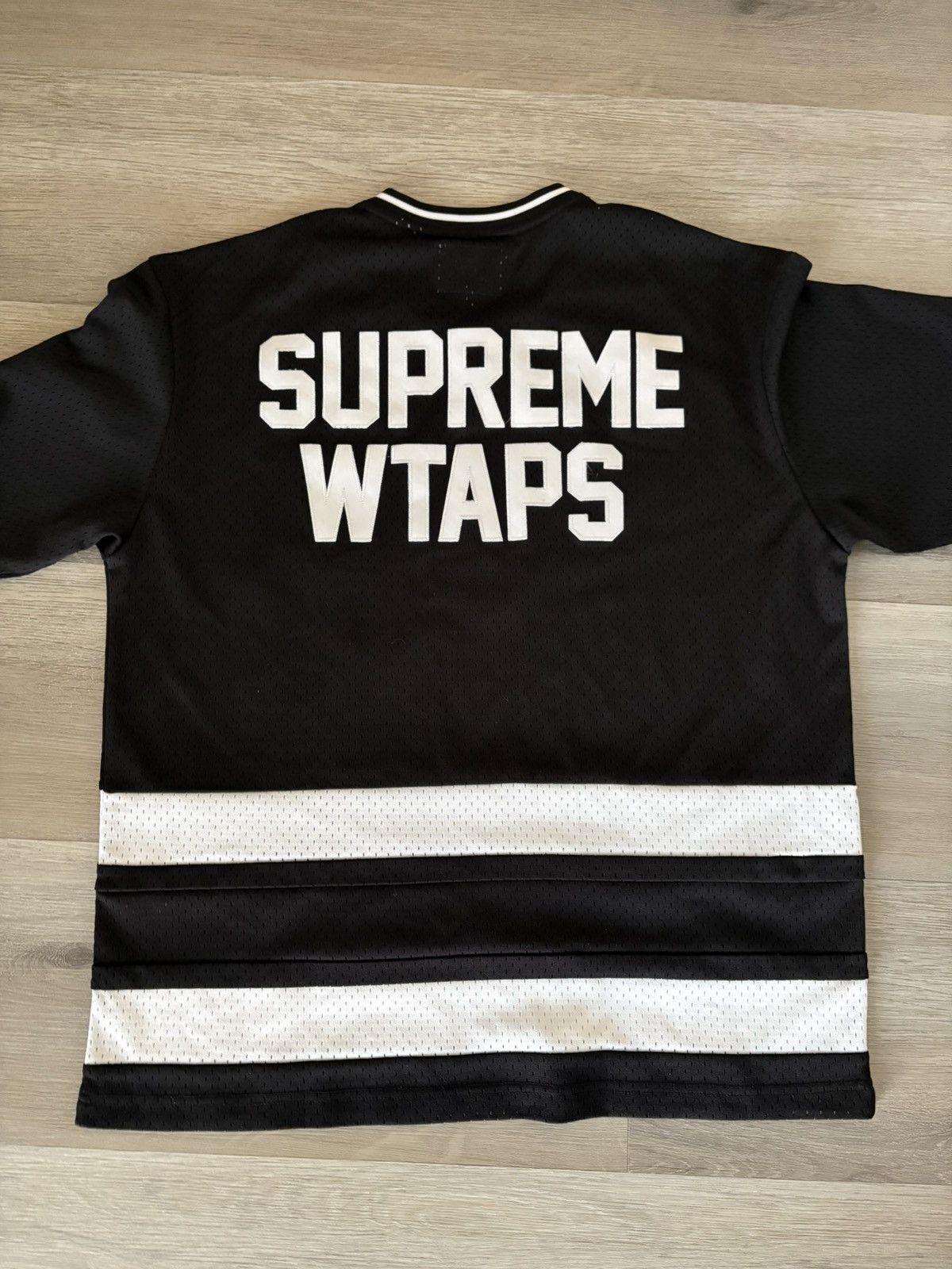 Supreme Supreme WTAPS Mitchell & Ness Hockey Jersey FW21 Black Size US L / EU 52-54 / 3 - 2 Thumbnail