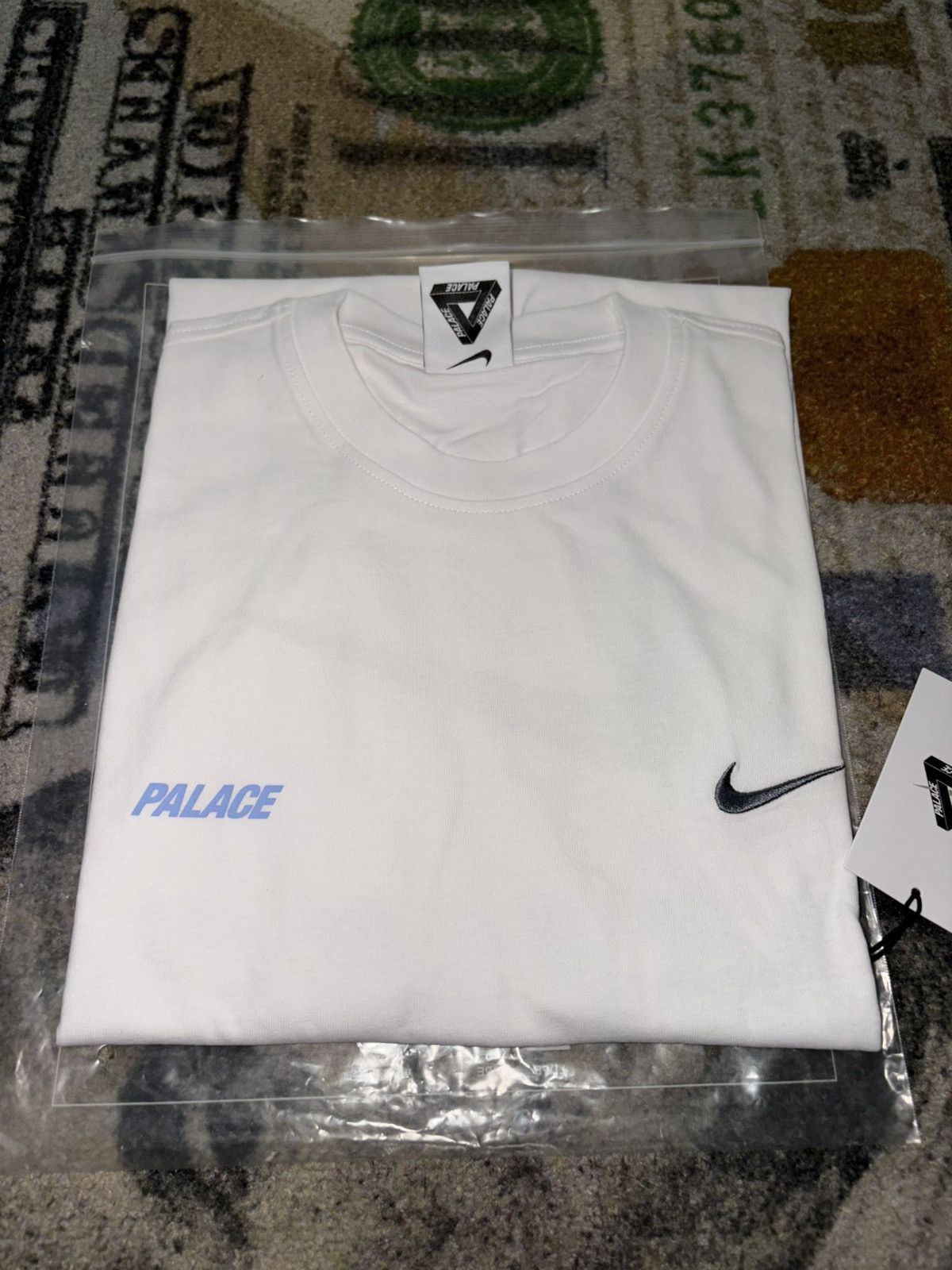 Palace Palace Nike Font Swoosh T-Shirt White Size US S / EU 44-46 / 1 - 1 Thumbnail