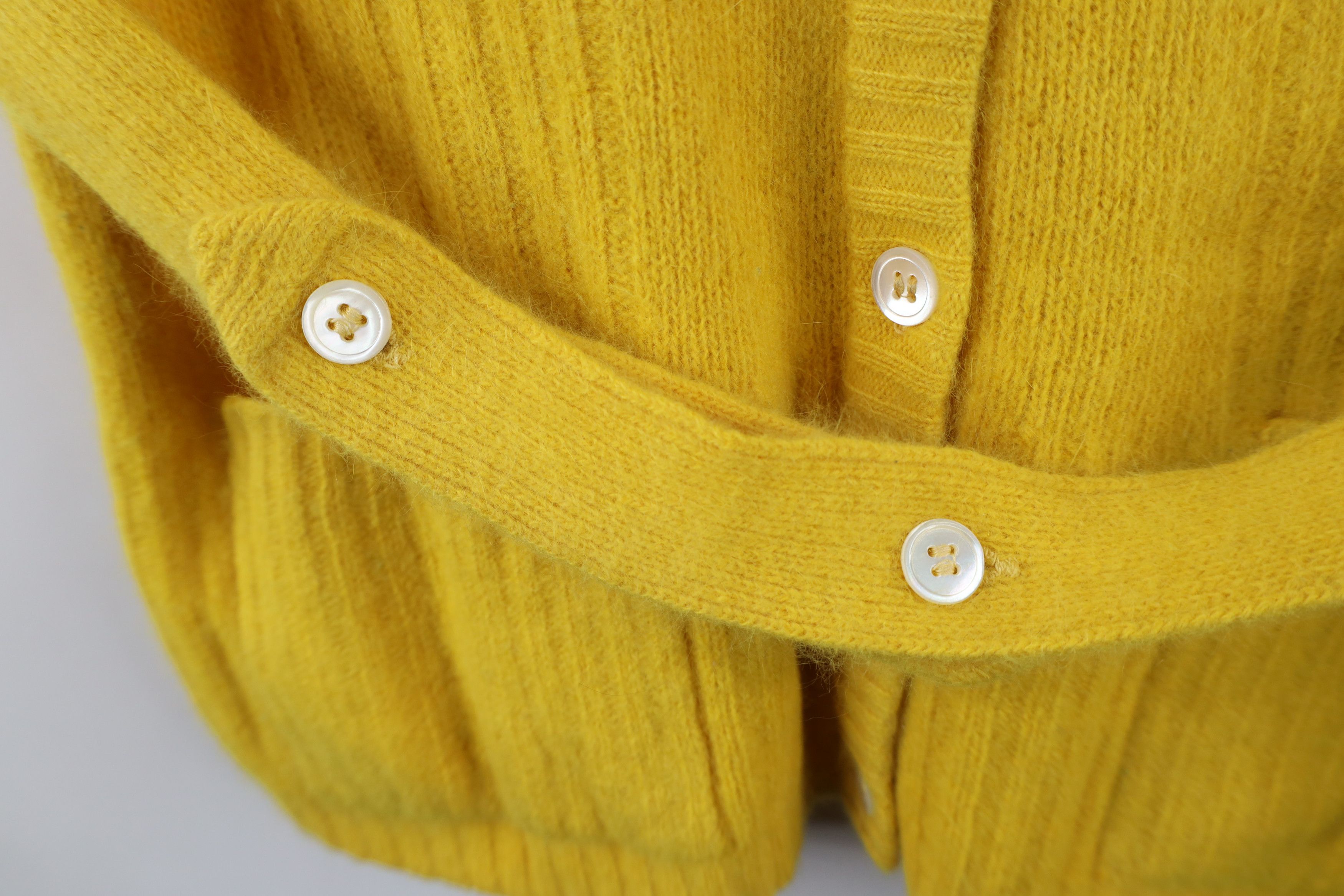 Vintage Vintage 60s Streetwear Lambswool Knit Sweater Vest Yellow Size S / US 4 / IT 40 - 4 Thumbnail