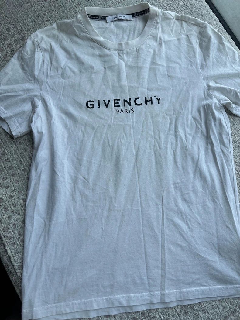 Givenchy Givenchy Distressed Letter Logo White Short Sleeve T-Shirt Size US M / EU 48-50 / 2 - 2 Thumbnail