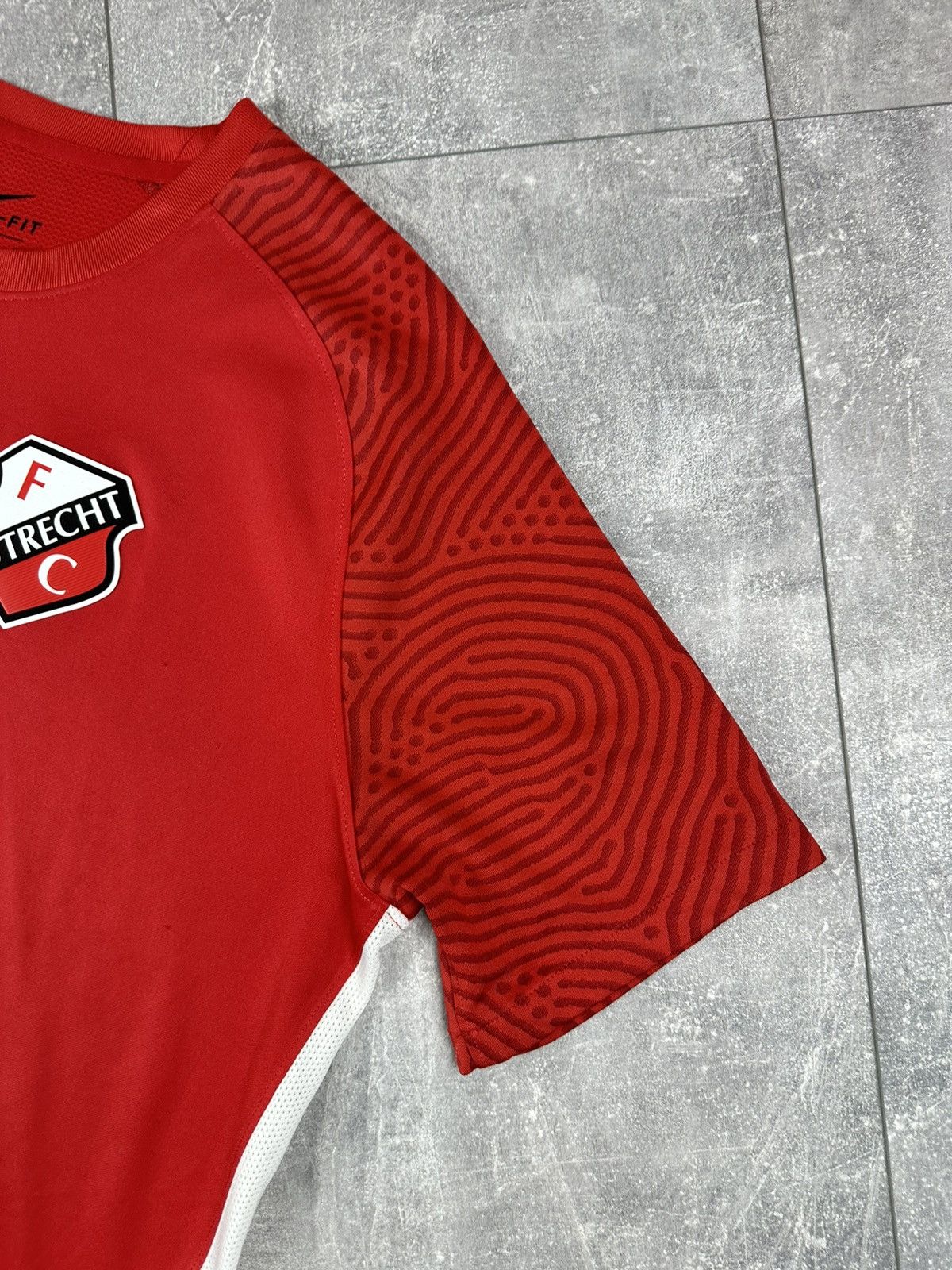 Nike Nike FC Utrecht 2019/20 Home Soccer Jersey Size US XL / EU 56 / 4 - 8 Thumbnail