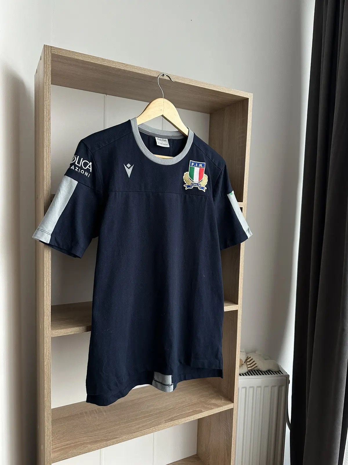Vintage Vintage T-Shirt Italia Rugby Cotton Ufficiale Player 2019 Size US L / EU 52-54 / 3 - 8 Thumbnail