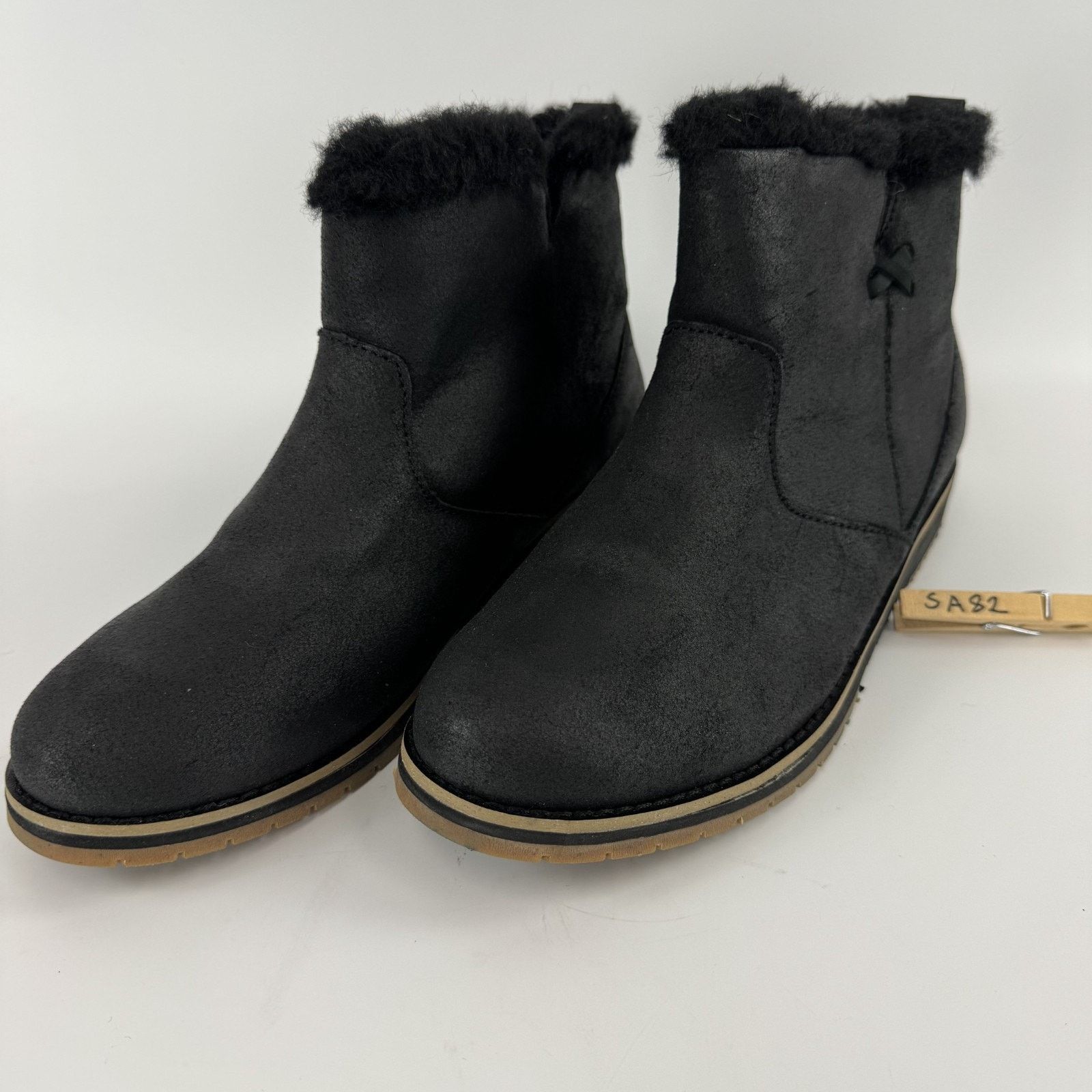Other New EMU Beach Mini Black Ankle Boot Suede Women's Size 6 Size US 6 / IT 36 - 10 Thumbnail