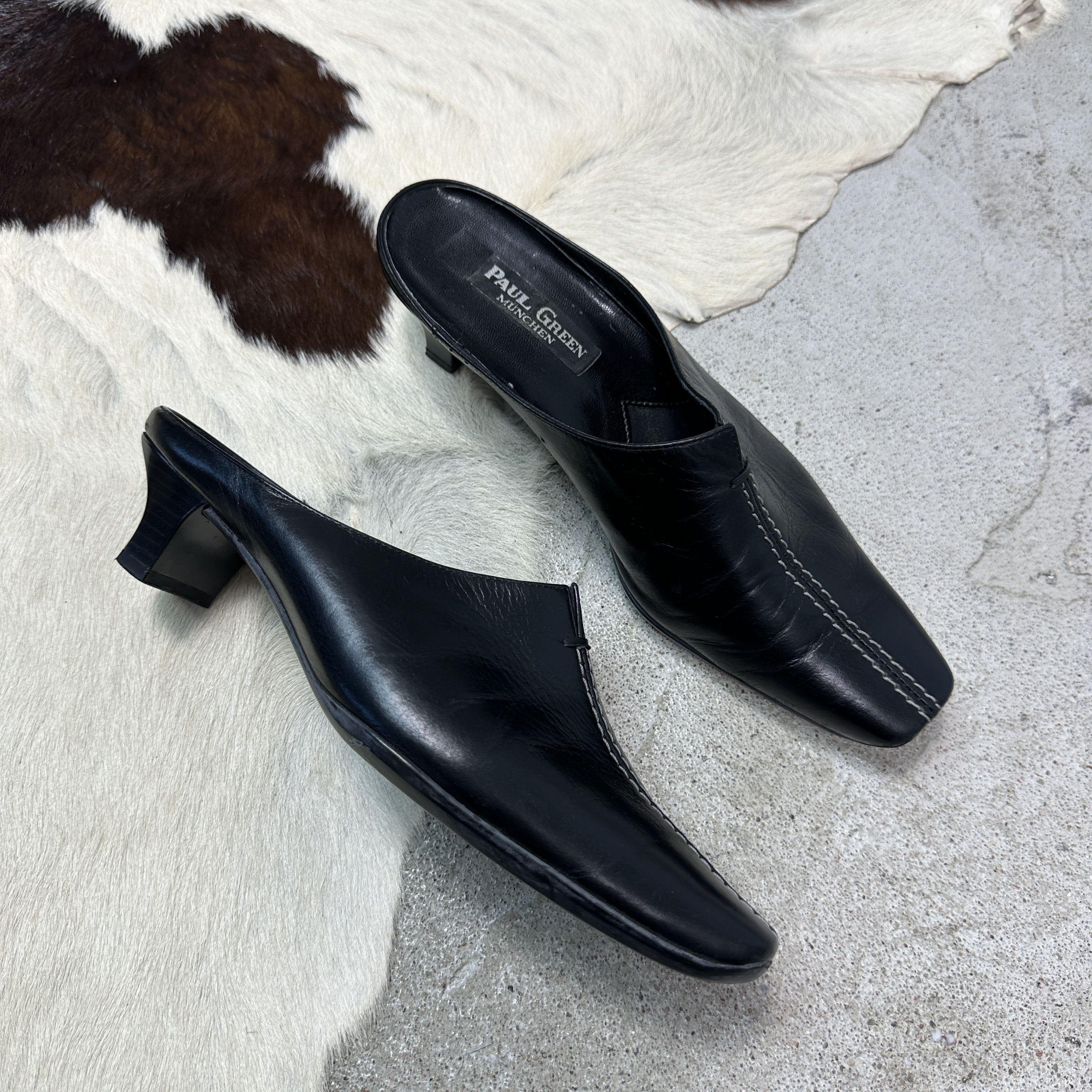 Vintage Vintage Avant Garde Slip on Leather Kitten Heels Y2K Size US 8 / IT 38 - 2 Thumbnail