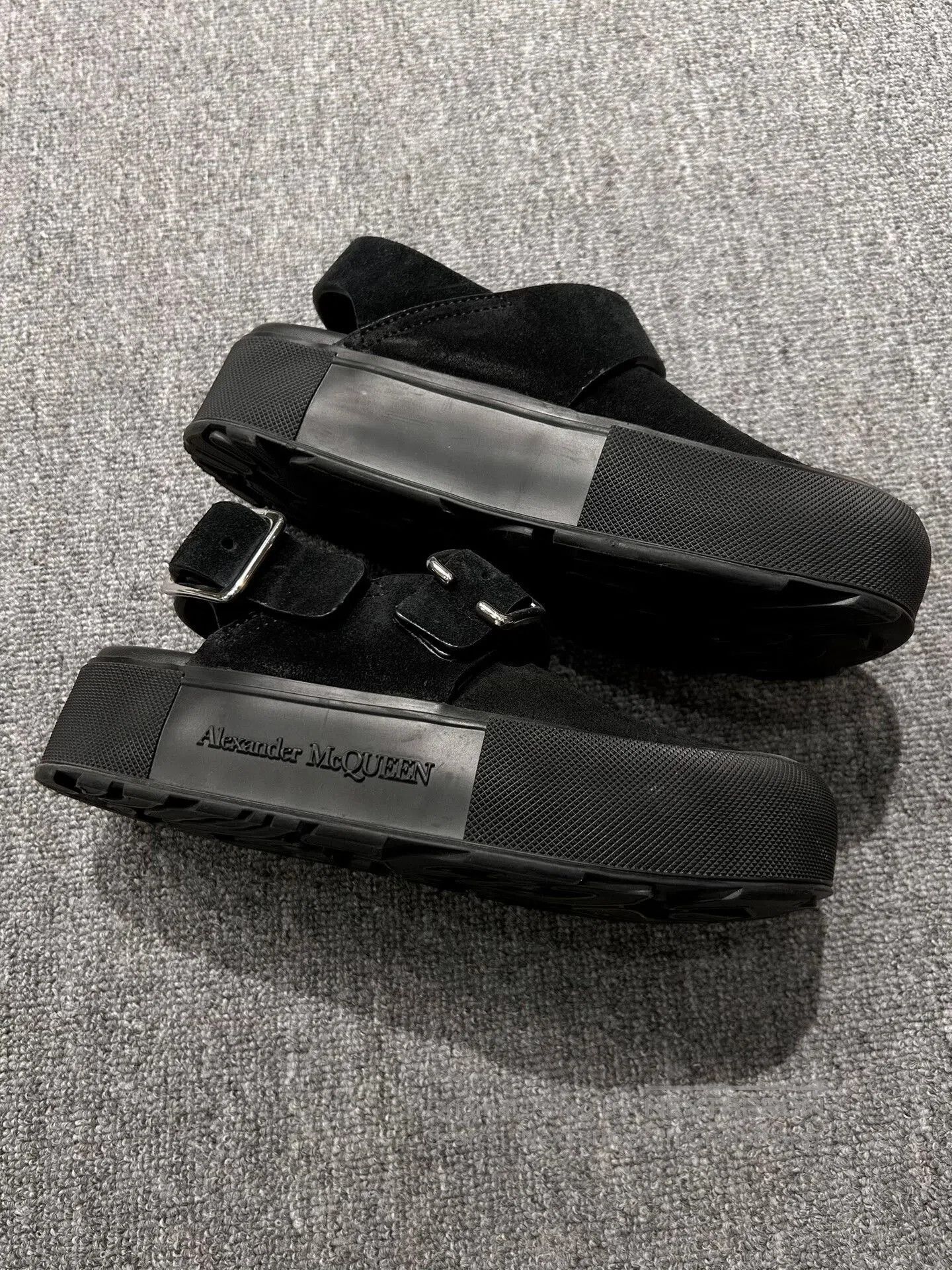 Alexander McQueen Alexander McQueen Men's Sandals. Size US 7 / EU 40 - 1 Thumbnail
