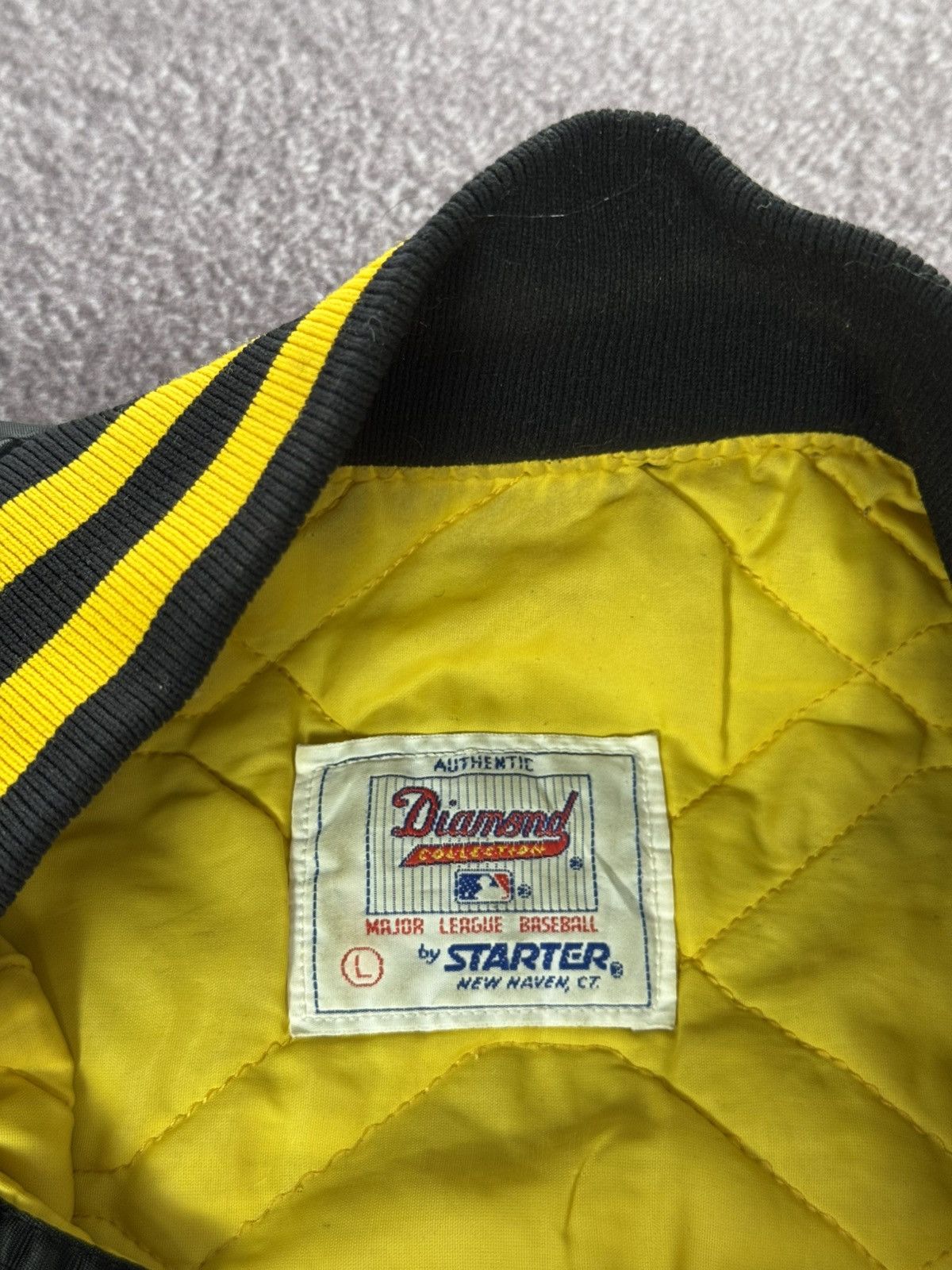Starter 90s Vintage Starter Pittsburgh Pirates MLB Satin Bomber Size US L / EU 52-54 / 3 - 9 Thumbnail