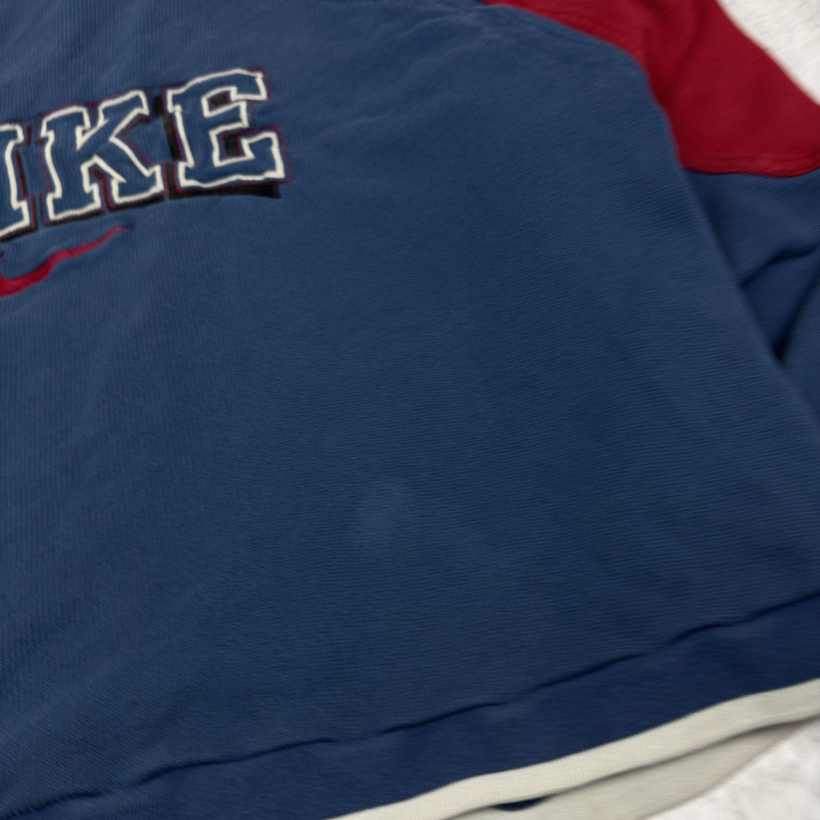 Nike Vintage Nike Men's Blue Red Big Logo Pullover Sweatshirt XL Size US XL / EU 56 / 4 - 7 Thumbnail