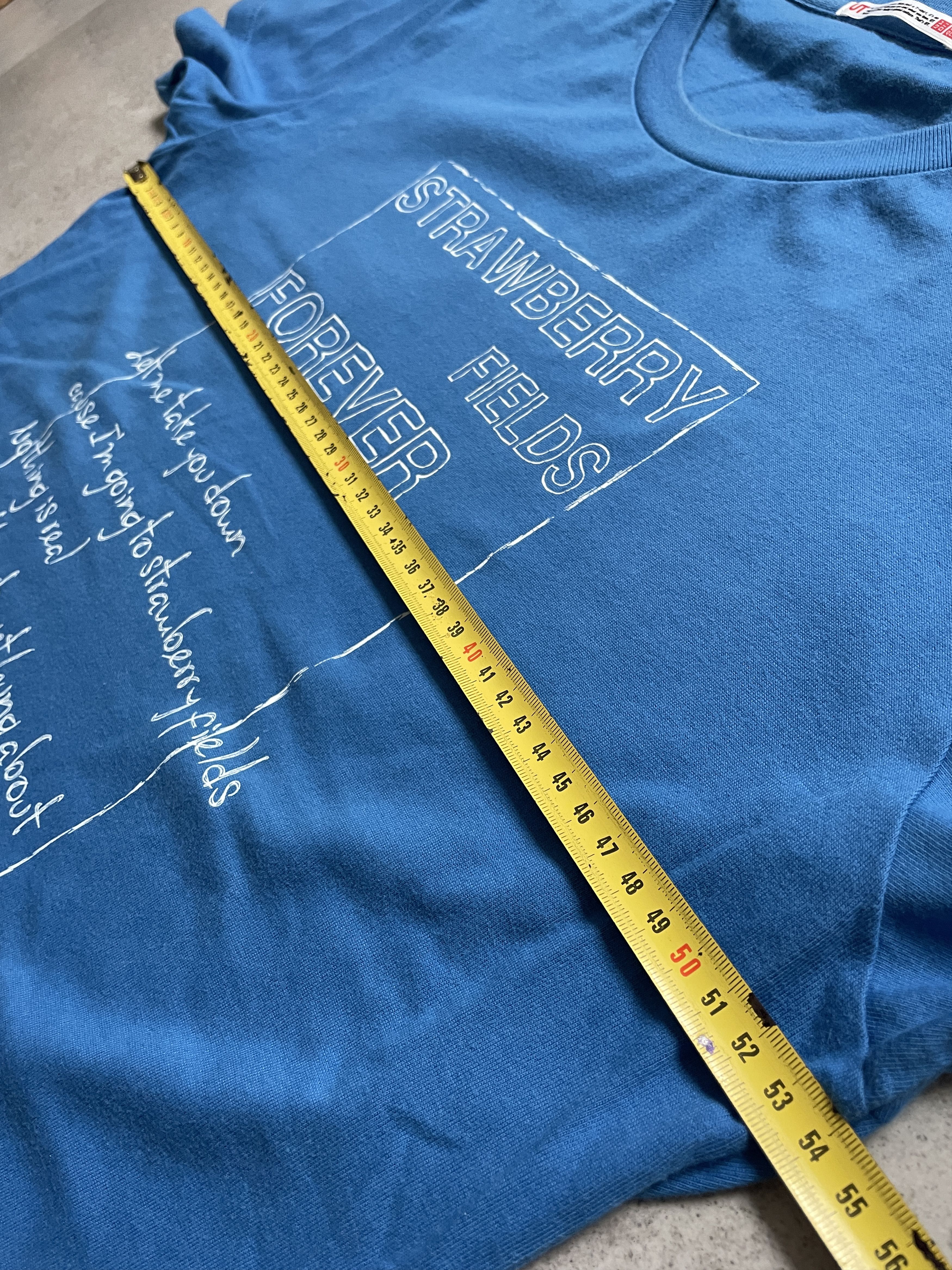 Band Tees UNIQLO STRAWBERRY FIELDS JOHN LENNON PAUL MCCARTNEY TEE Size US M / EU 48-50 / 2 - 6 Thumbnail