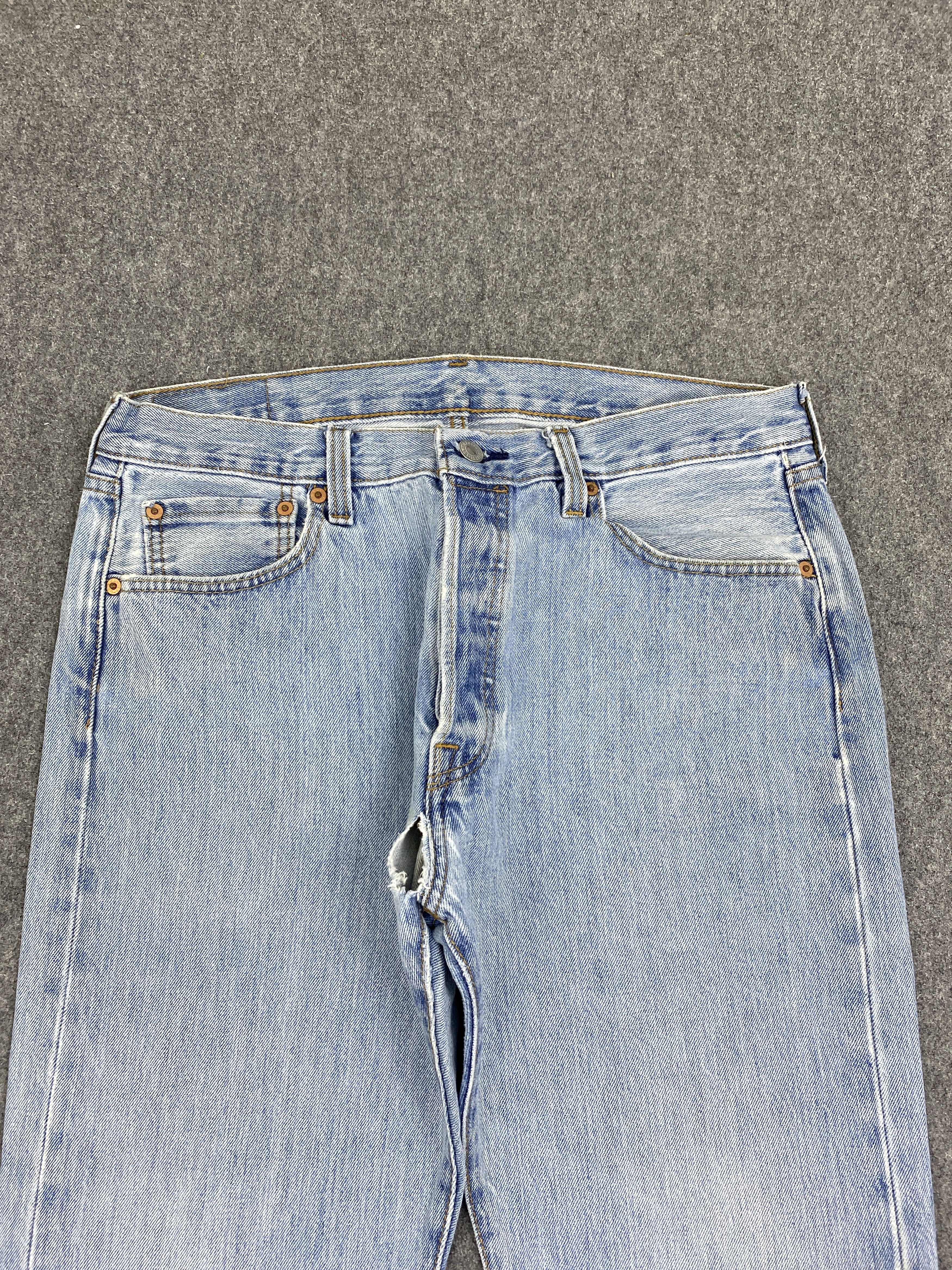 Levi's × Vintage Light Blue Vintage Levis 501 Jeans Size US 35 - 2 Thumbnail