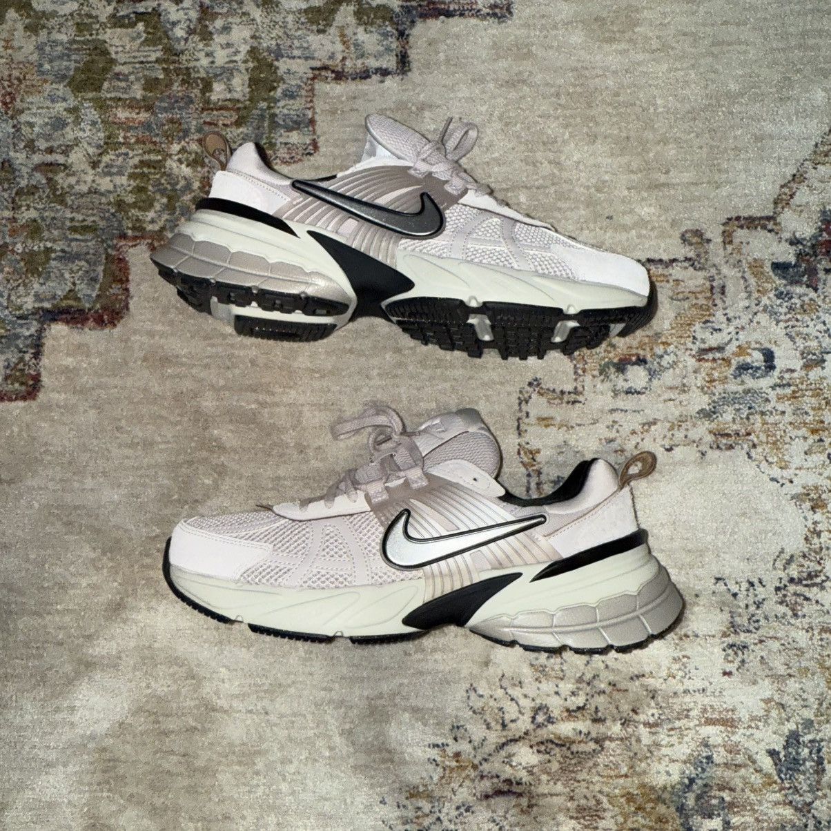 Nike Nike V2K Run Women’s Size 11 Men’s Size 9.5 Size US 11 / IT 41 - 1 Thumbnail