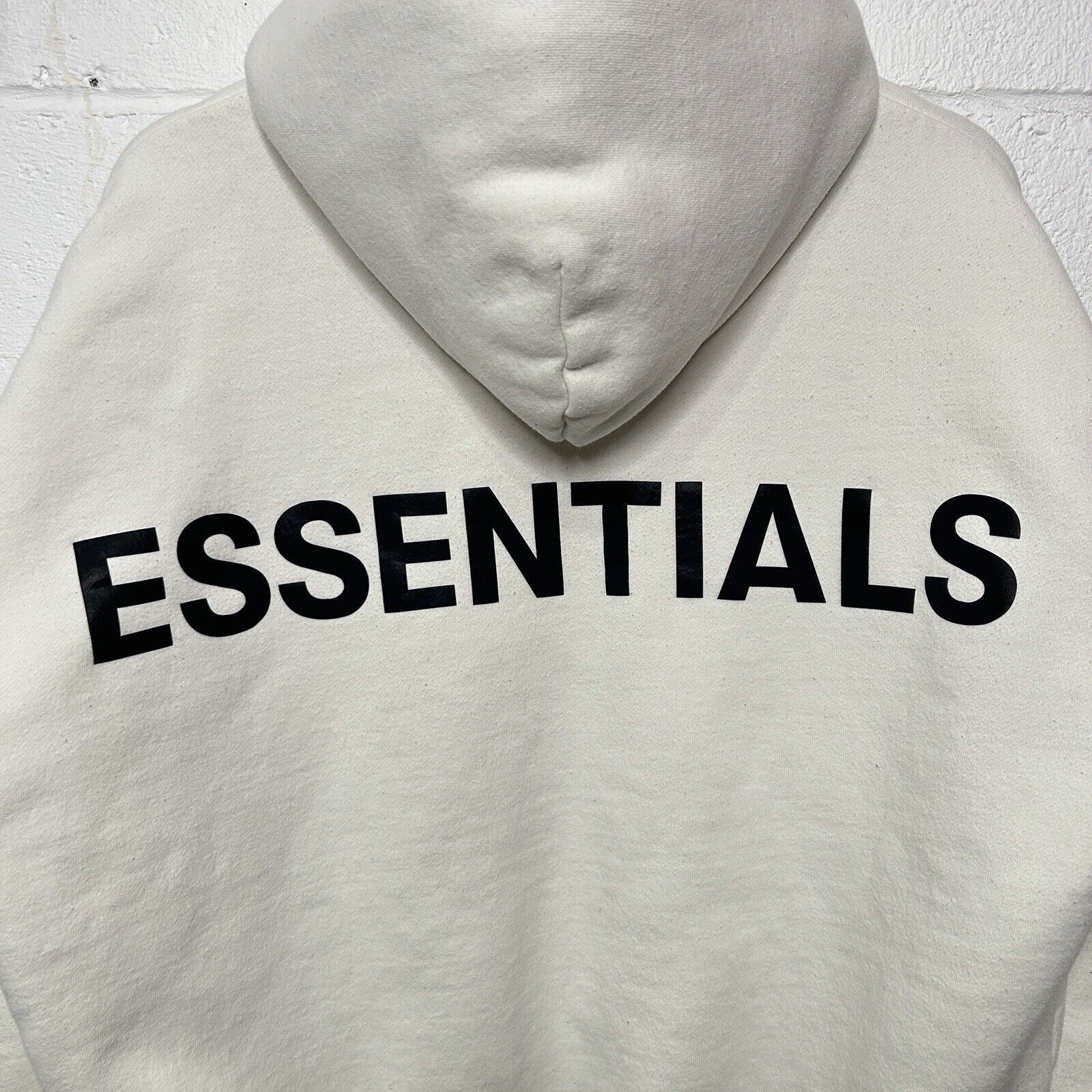 Fear of God Fear of God Essentials 3M Logo Pullover Hoodie “White” FW19 Size US S / EU 44-46 / 1 - 3 Thumbnail