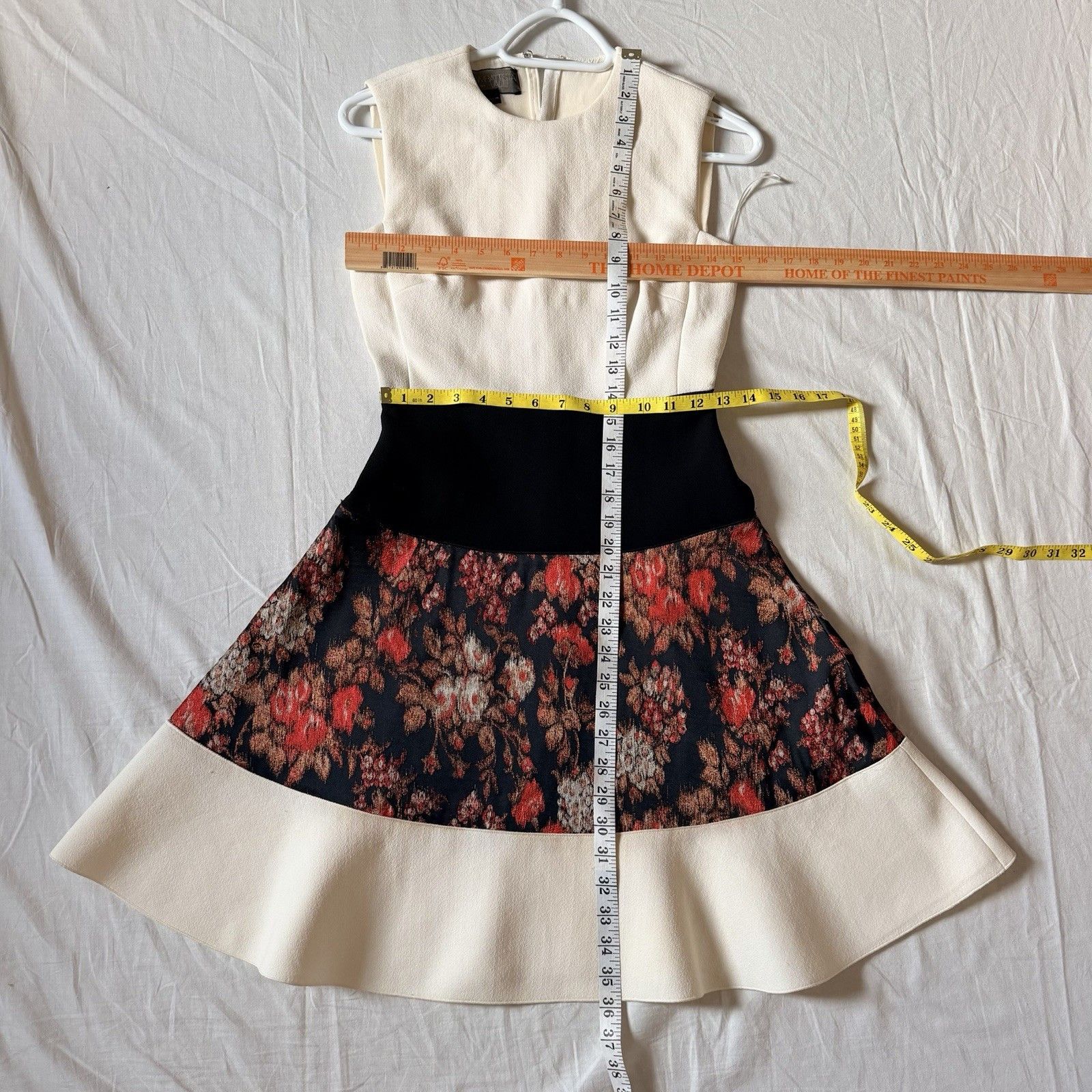 Giambattista Valli Giambattista Valli Pre Fall 2015 Runway Dress IT 38 XXS Silk Size XXS / US 00 / IT 34 - 14 Thumbnail