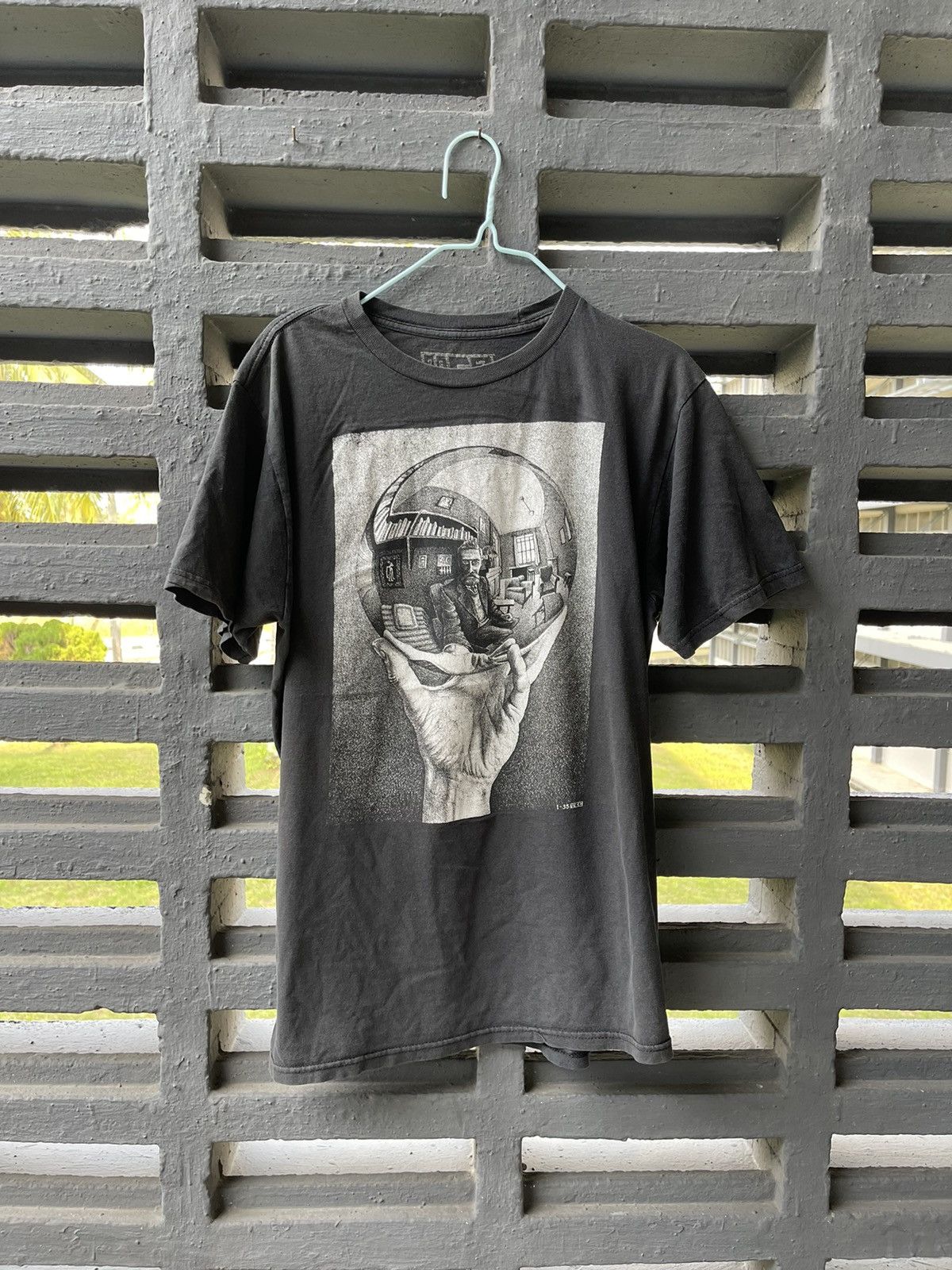 Maurits Cornelis Esher Art T-shirt sun faded📸