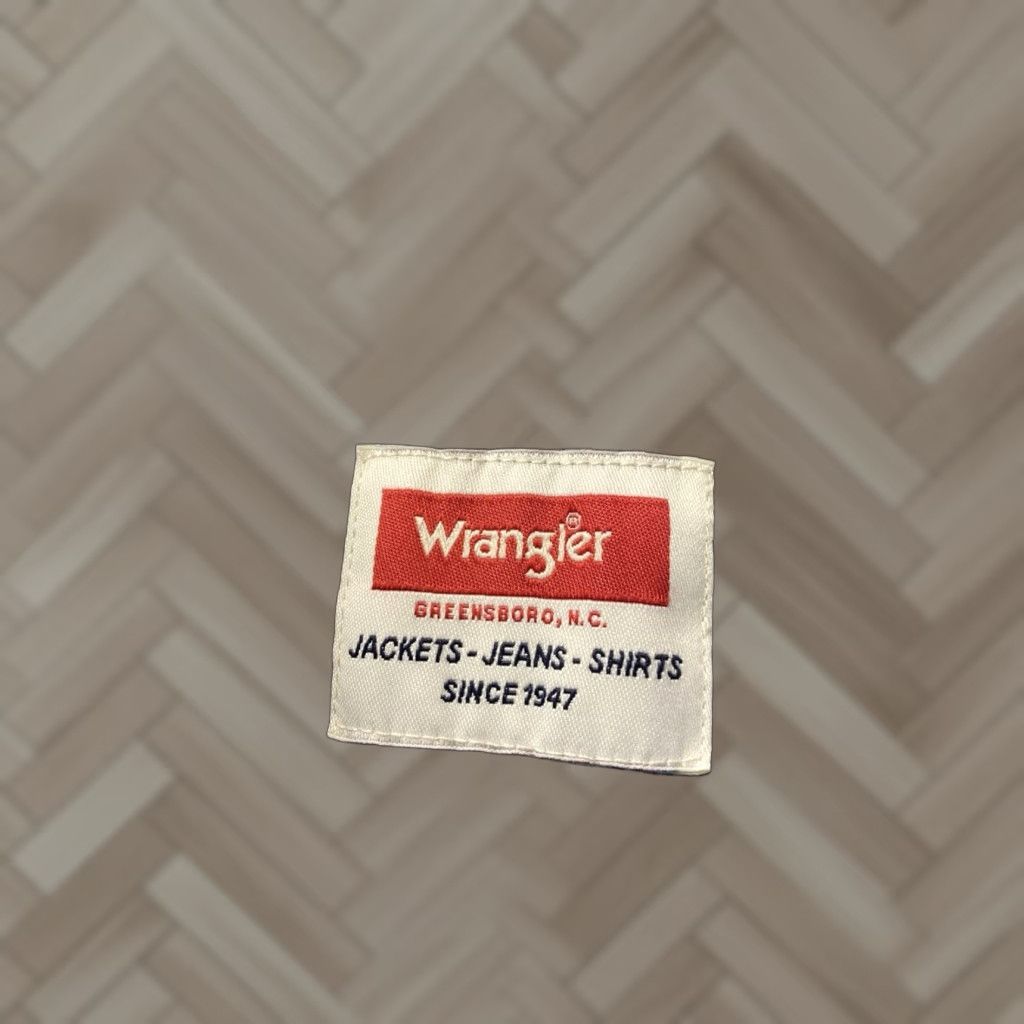 Wrangler VINTAGE? wait, not vintage. Wrangler Men's Shirt Long Sleeve Button Up Small Gray Plaid Cotton Blend with Wrangler Logo /126-33 Size US S / EU 44-46 / 1 - 1 Thumbnail