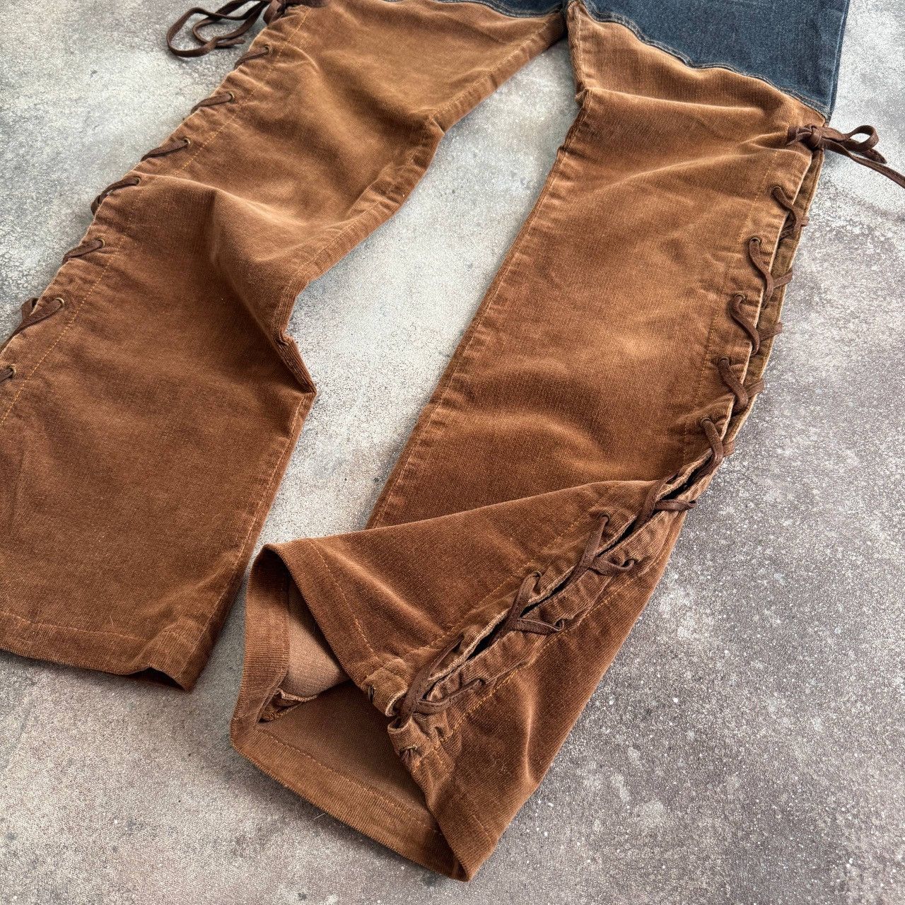 20471120 Avant Garde Vintage Low Rise Corduroy Flared Jeans Size 28" / US 6 / IT 42 - 11 Thumbnail