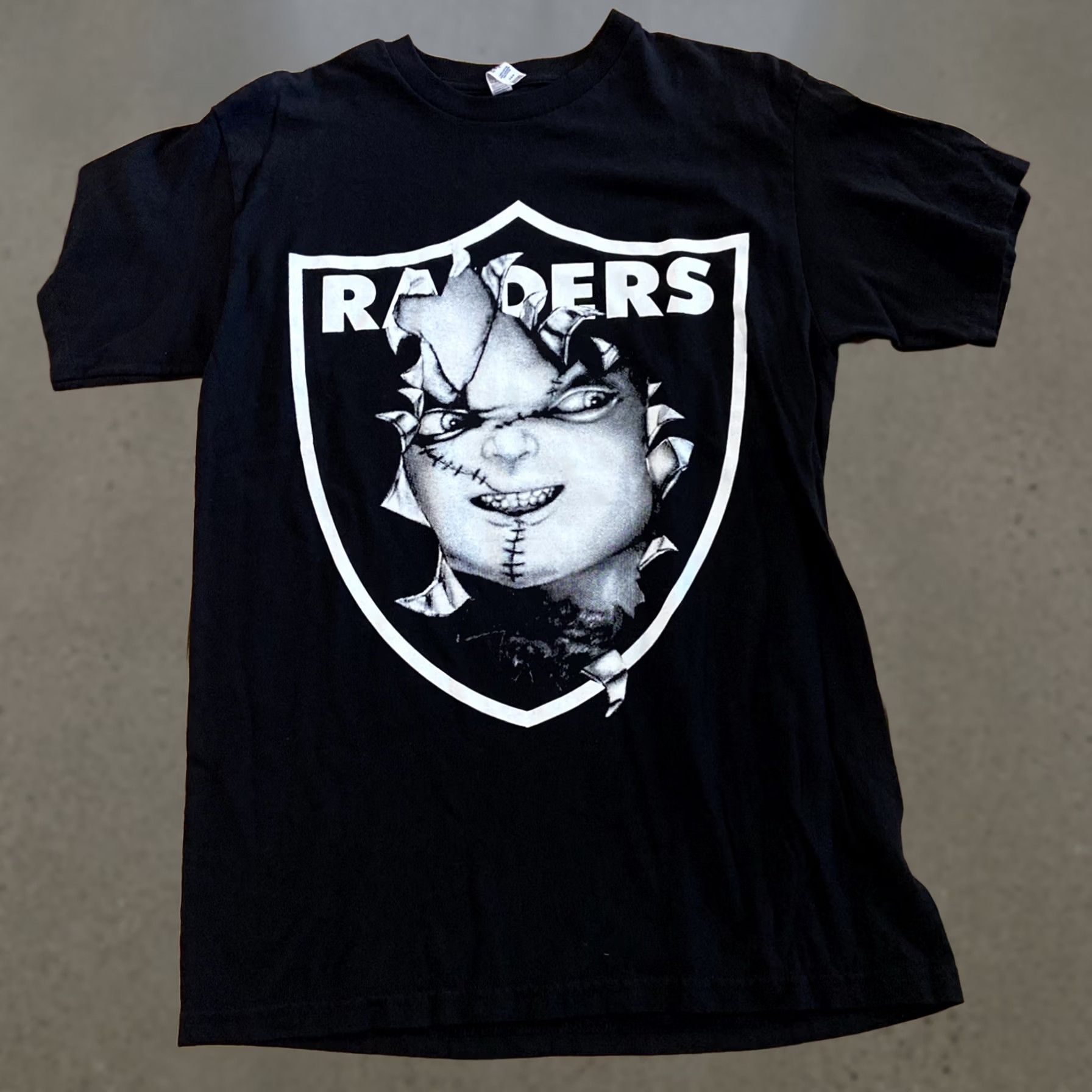 Vintage VINTAGE Raiders Chucky Shirt Medium Nation Las Vegas Los Angeles Tee Mens NFL Football Dark Black Delta Soft Regular Size M Size US M / EU 48-50 / 2 - 1 Thumbnail