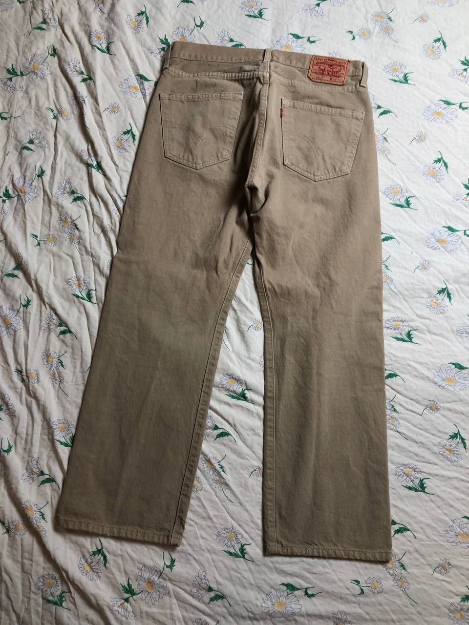 Levi's Levi Strauss 501 Relaxed Tan No Rips Stains EUC Size US 34 / EU 50 - 22 Thumbnail